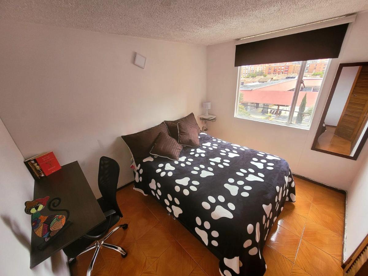 Lovely Private In In Cedritos Habitación en casa particular