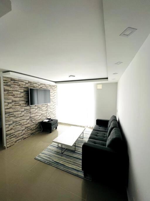 Club House, Apto Para Estrenar