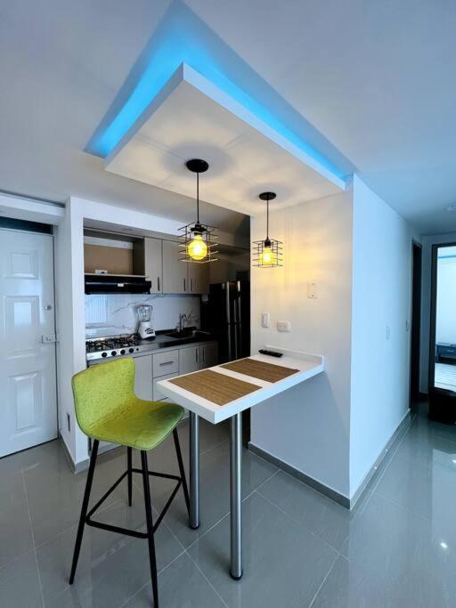 Club House, Apto Para Estrenar