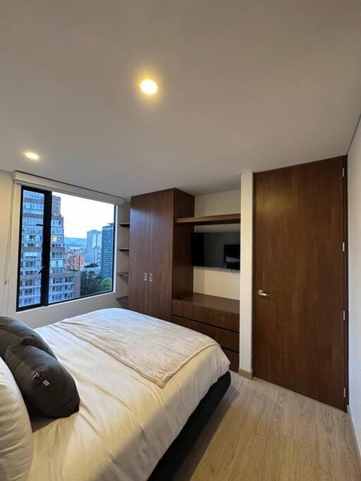 Apartamento Moderno En El Centro Con Vista A La Ciudad *