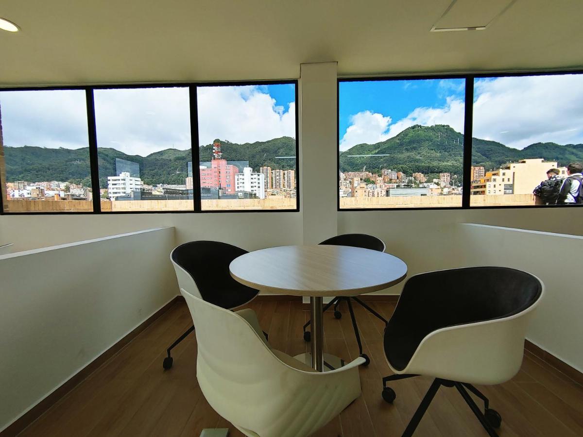 Apto Chapinero: Terraza Y Vista Apartamento