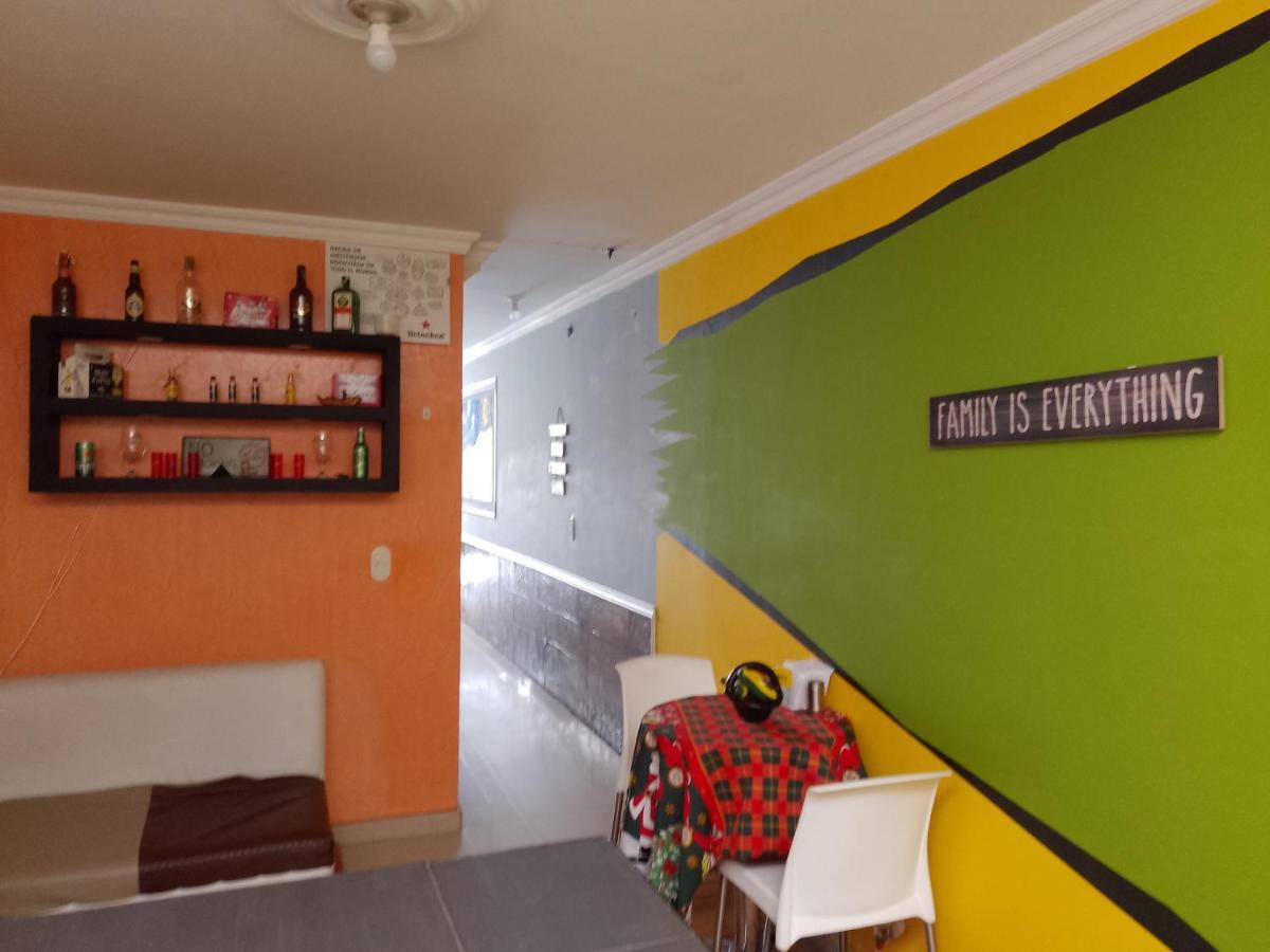 Med Habitación en casa particular *