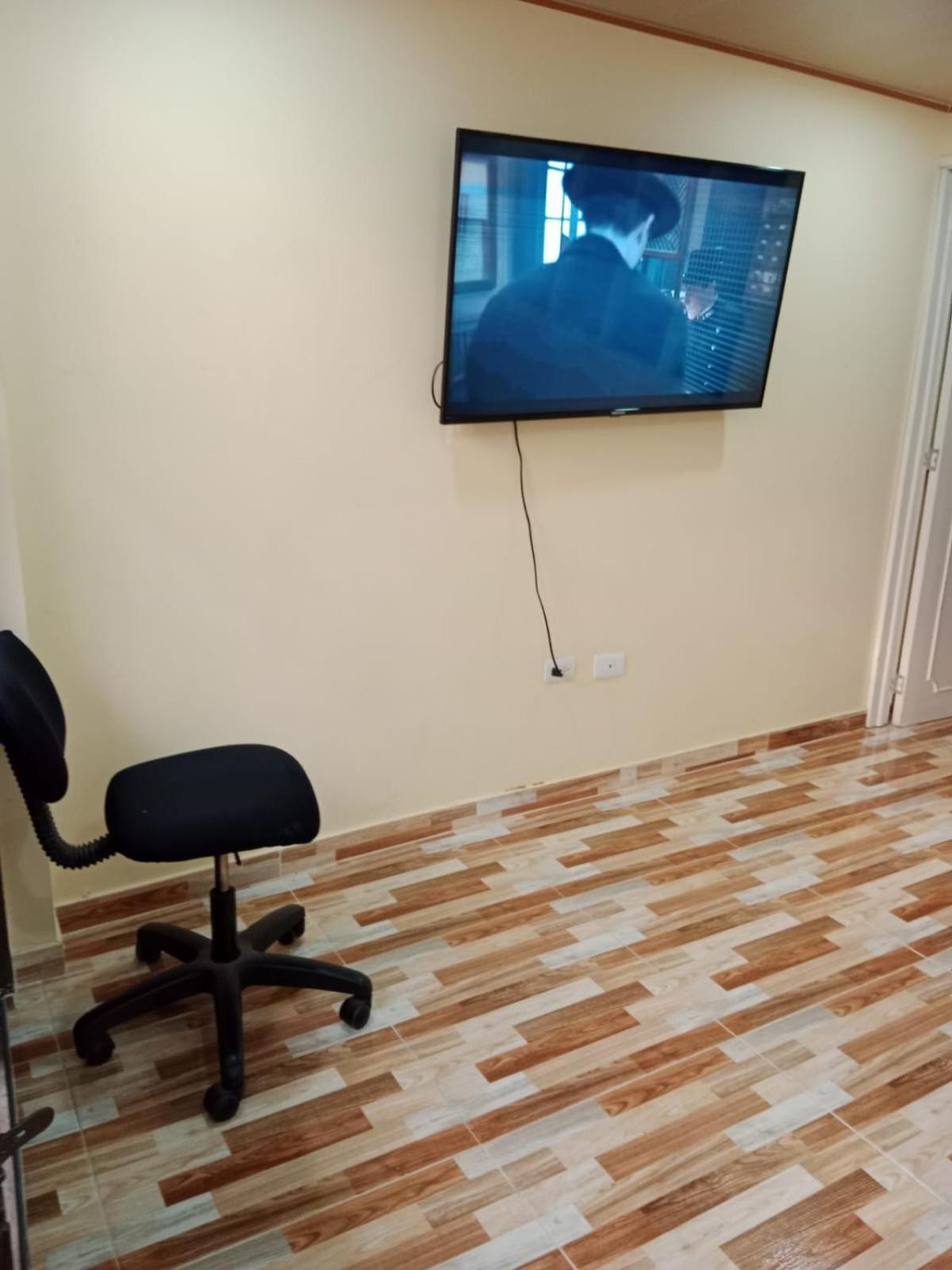 Aparta Estudio Cerca Al Aeropuerto Espectacular 2 *