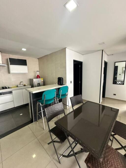 Apartamento 101 Embajada Americana , Corferias Agora G12 *