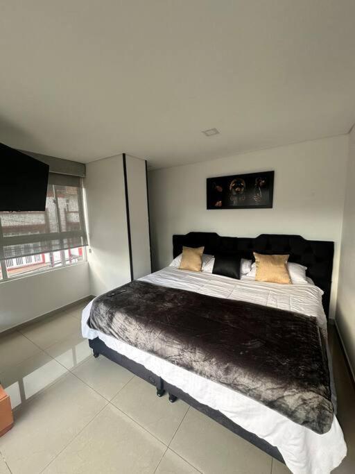 Apartamento 101 Embajada Americana , Corferias Agora G12