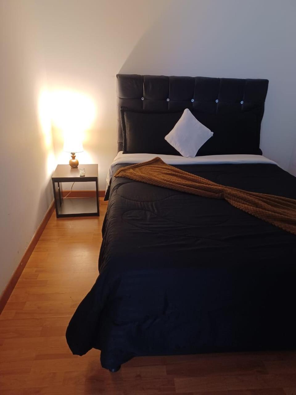 En Corferias , Cerca Al G-12 , Al Aeropuerto , A 2 Cuadras De La Estacion Transmilenio Ciudad Universitaria Alojamiento Especial Apartamento Bogotá