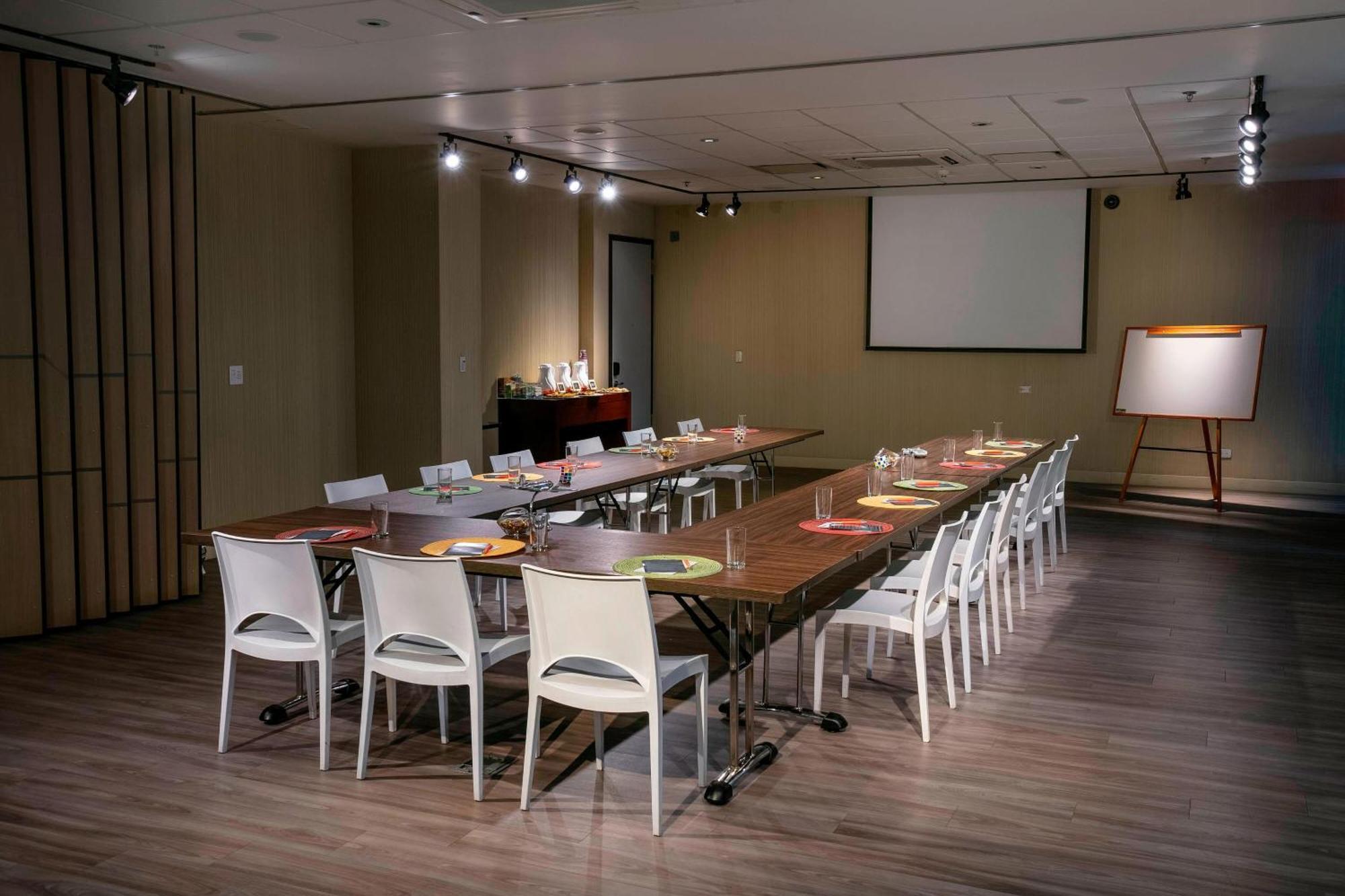 Aloft Airport Hotel Bogotá