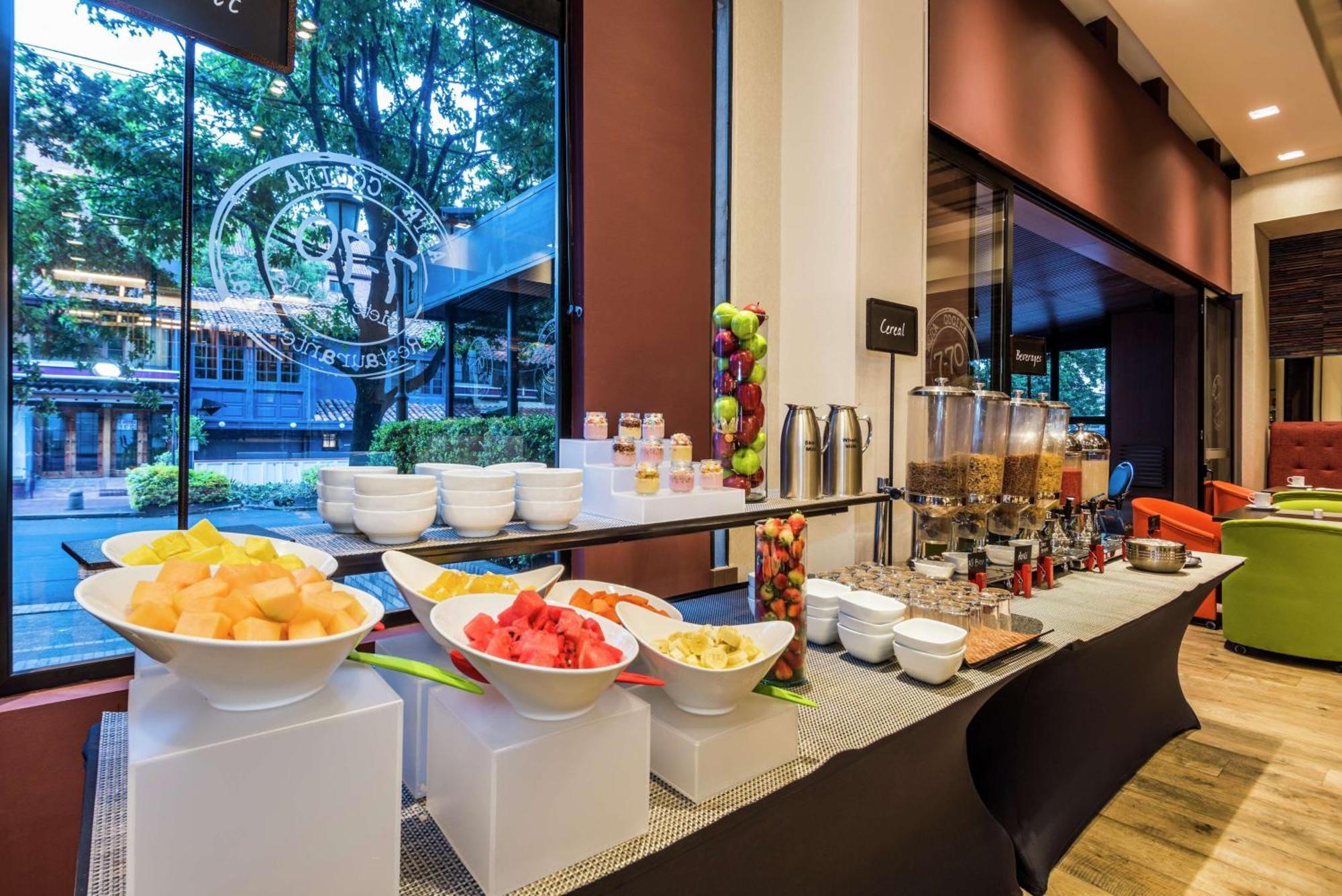 Embassy By Hilton - Rosales 5*