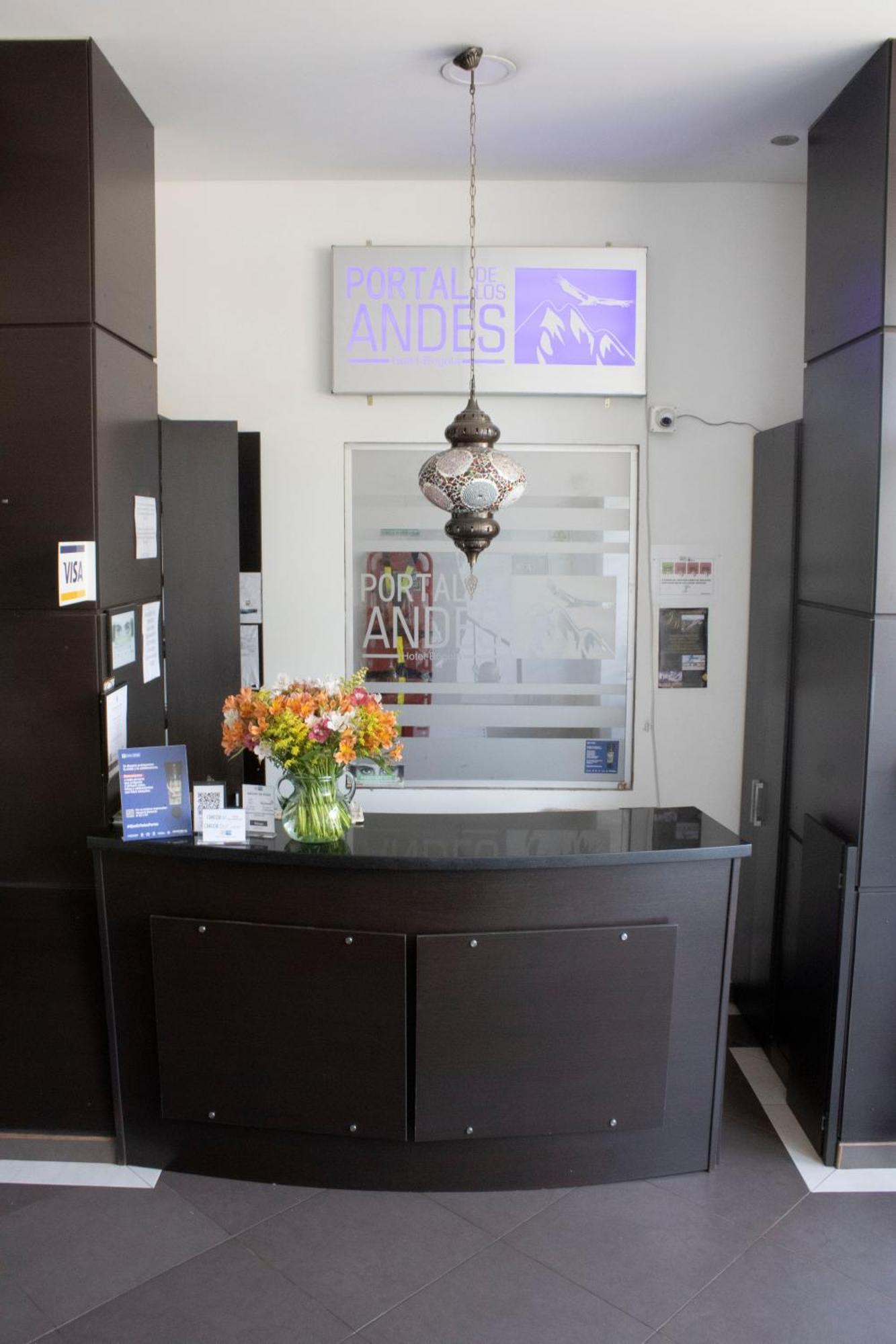 Portal De Andes Hotel 2*