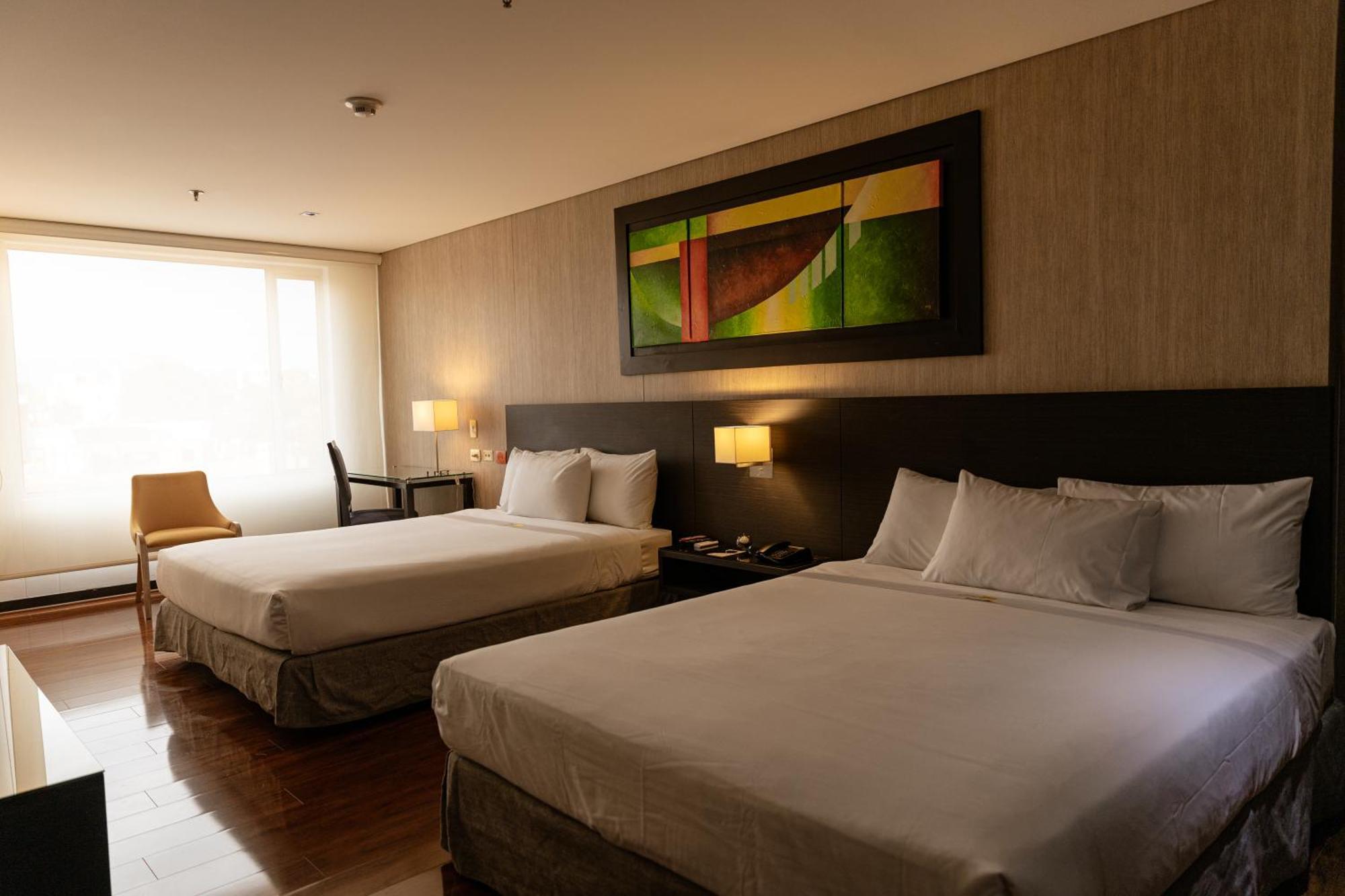 One Sixteen Hotel 4*