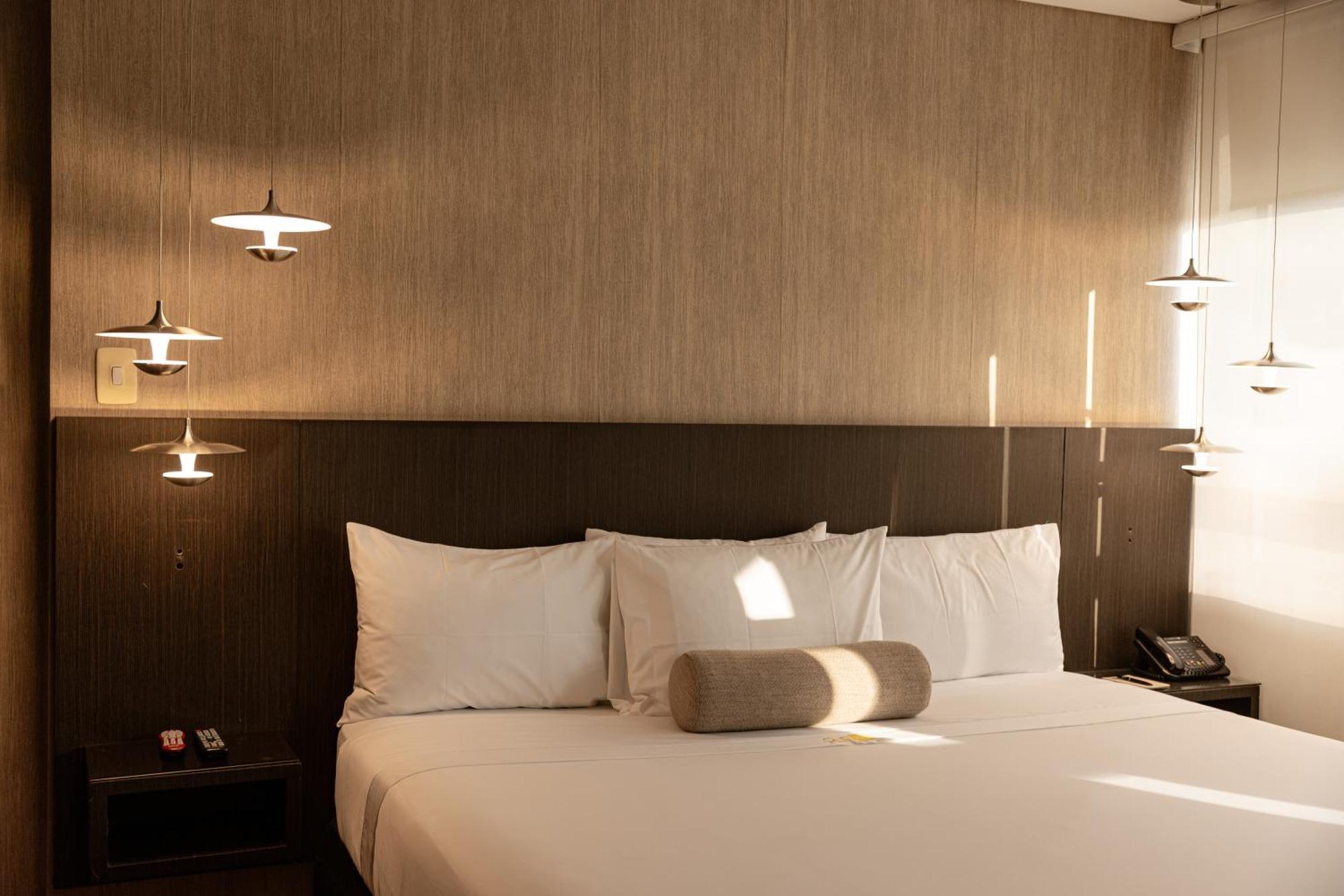 One Sixteen Hotel