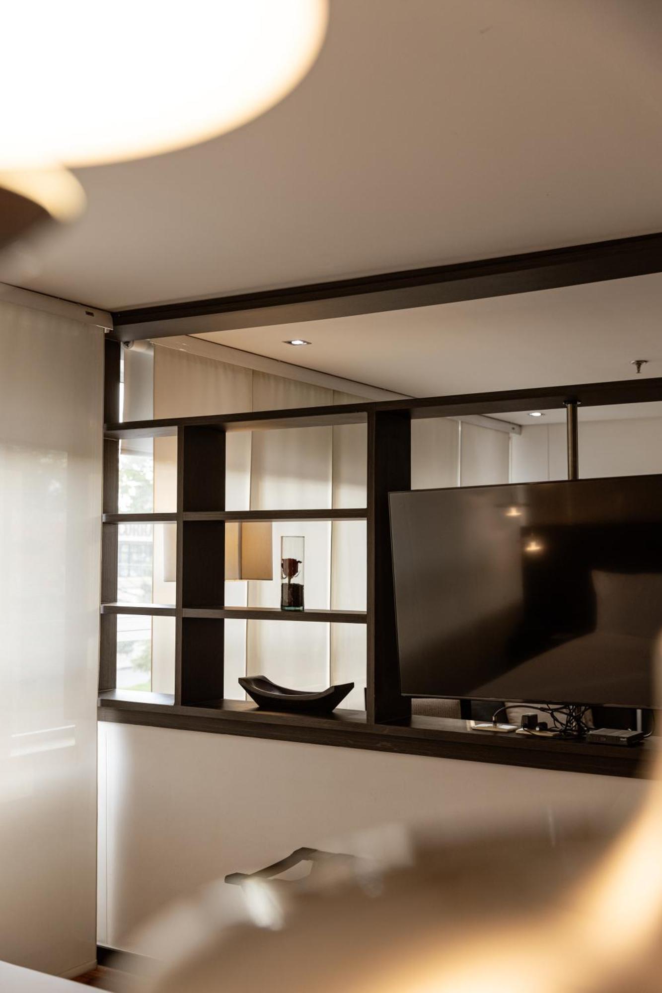 One Sixteen Hotel 4*
