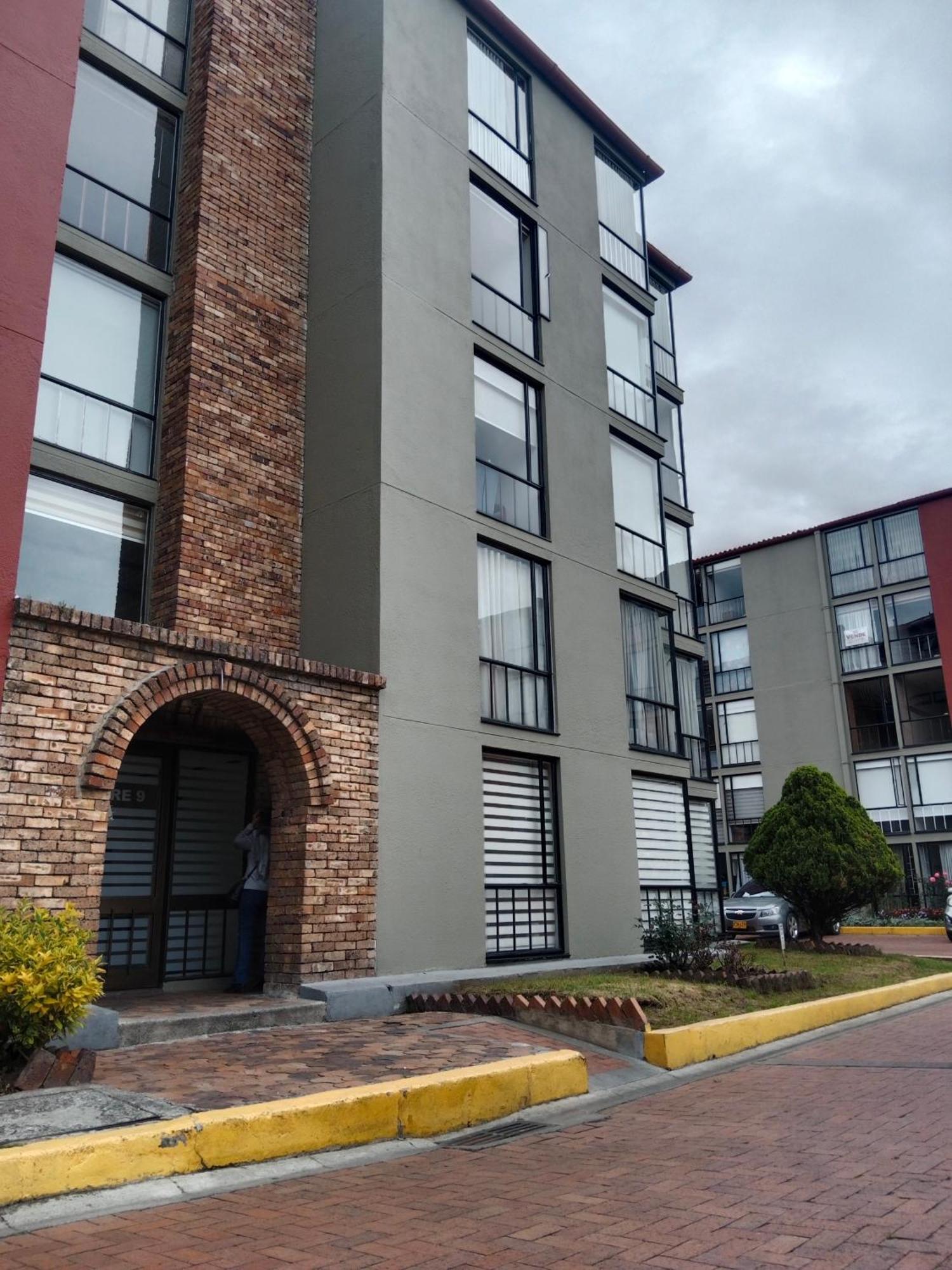 104-9 Apto Usaquen Piso 1 Con Parking Private Apartamento