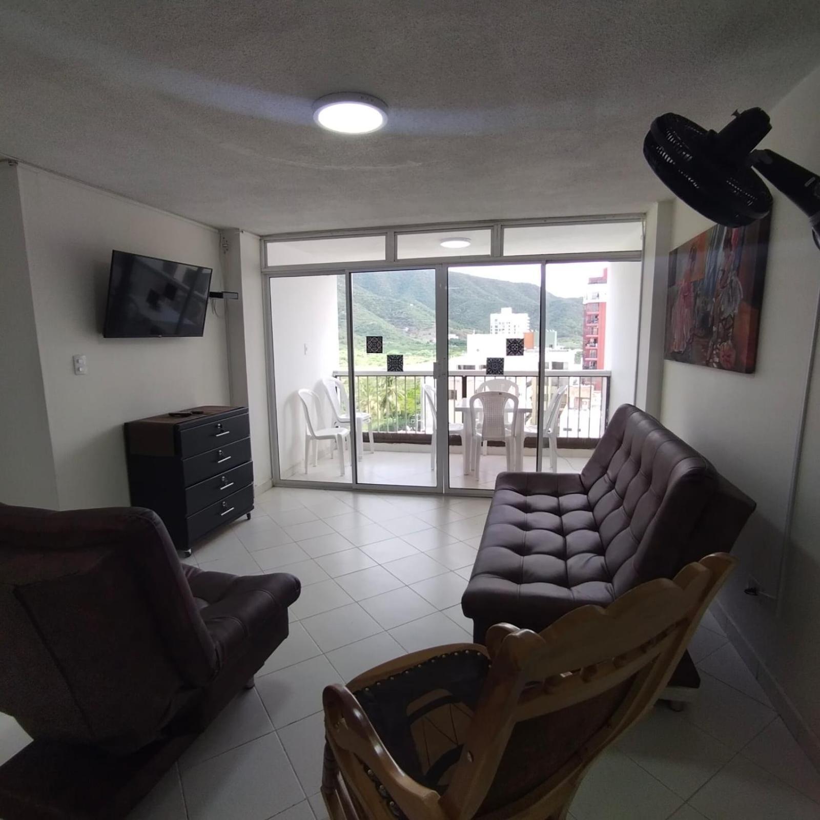 Hermoso En Primera Linea De Playa Apartamento