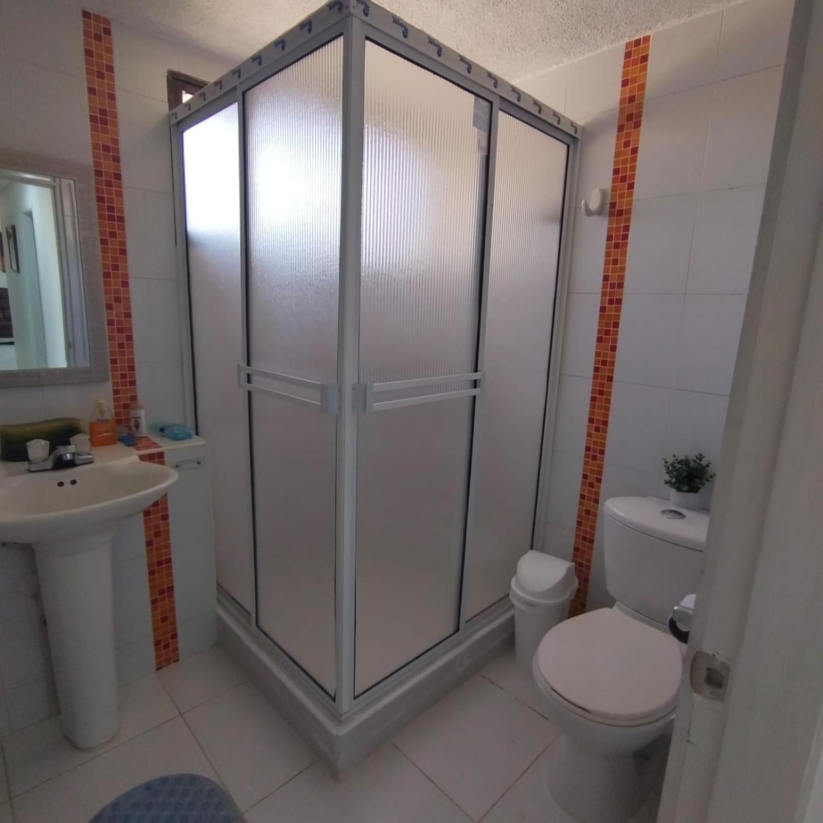 Hermoso En Primera Linea De Playa Apartamento