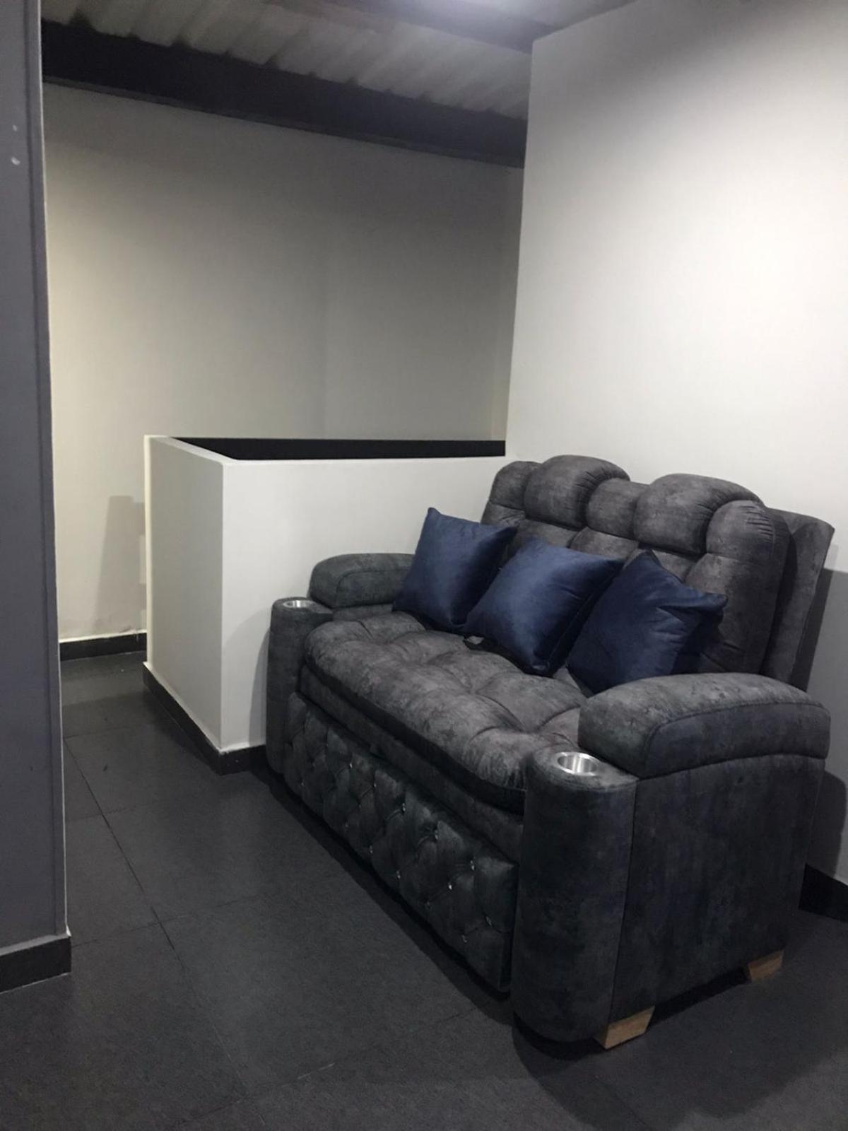 Pequeno Acojedor, Confortable Con Bano Independiente Habitación en casa particular