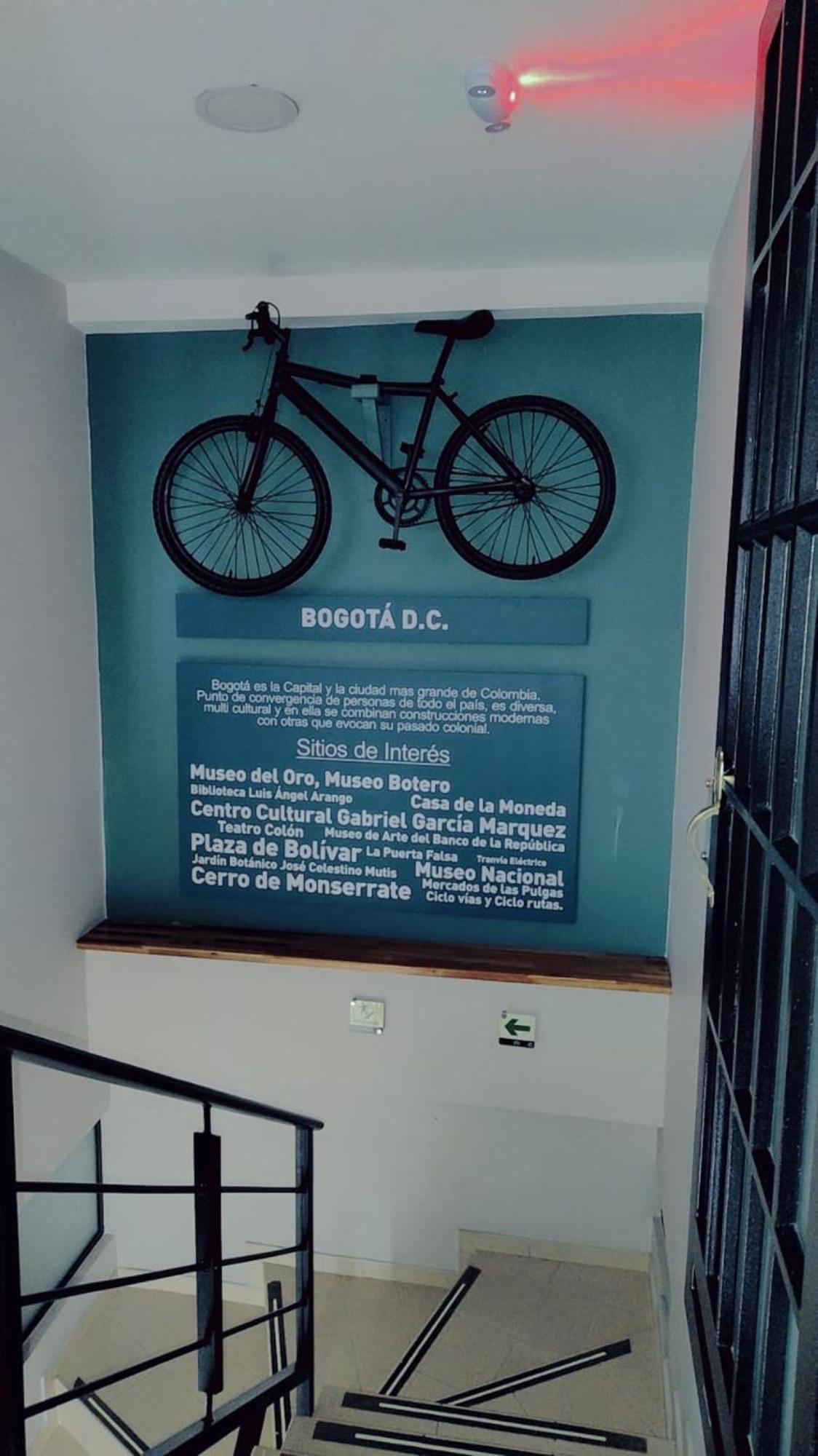 De La Salle *
