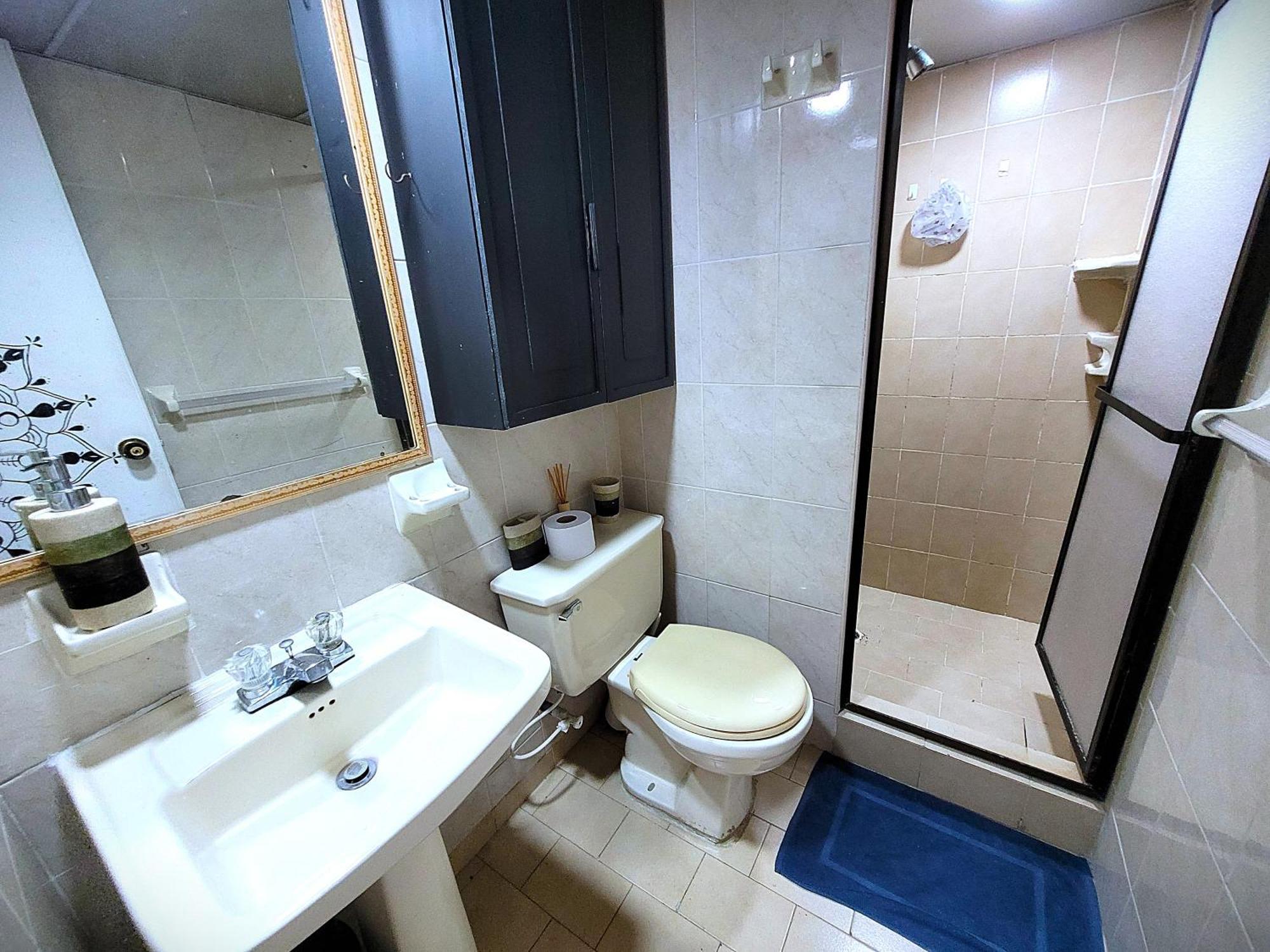 Lovely Private In In Cedritos Habitación en casa particular *