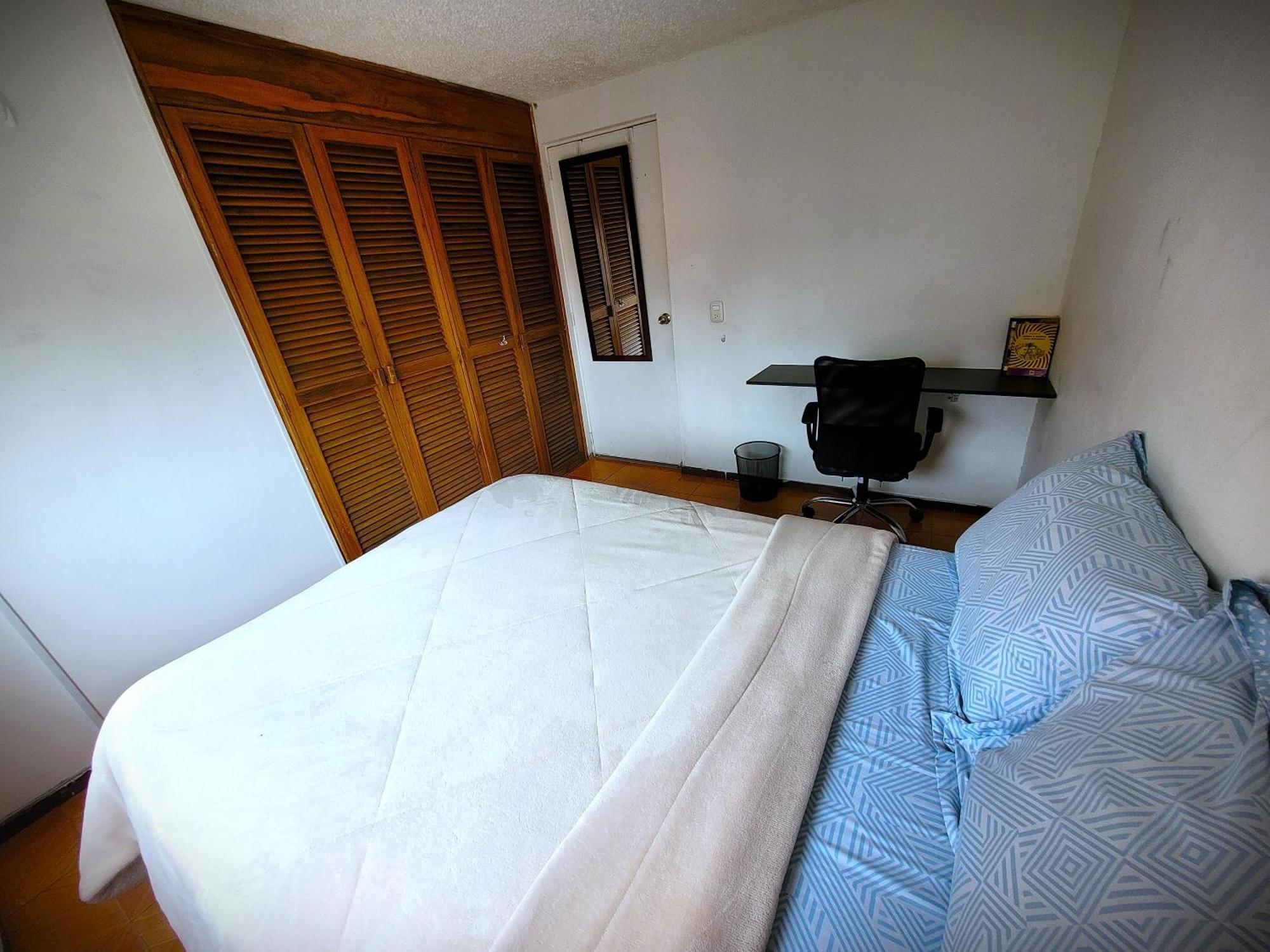 Lovely Private In In Cedritos Habitación en casa particular