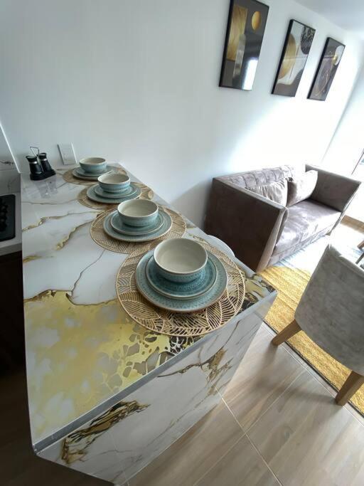 Apartamento De Lujo Fontibon Cerca Al Aeropuerto Y Terminal De Transportes Apartamento *