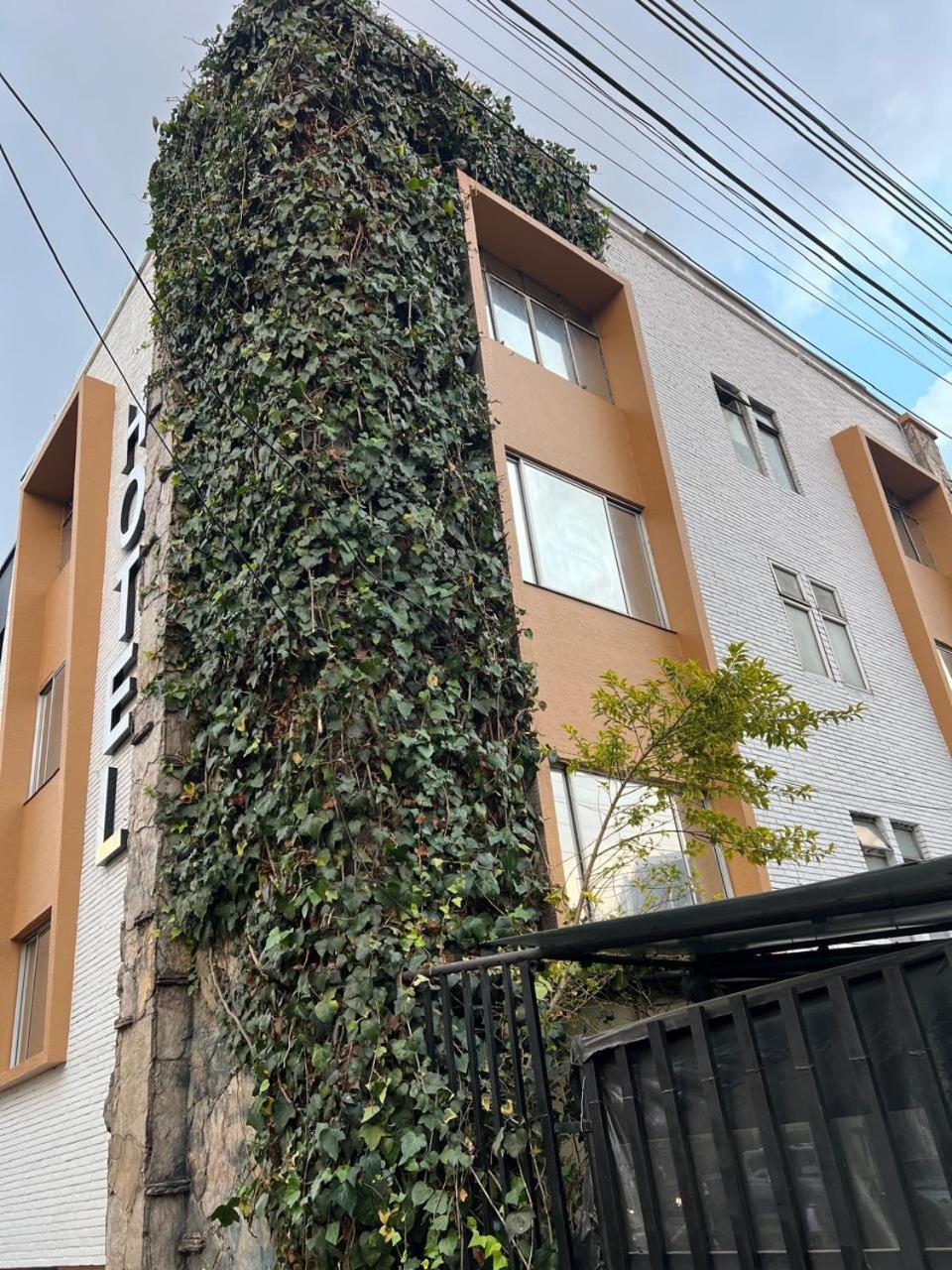 Calantha Hotel