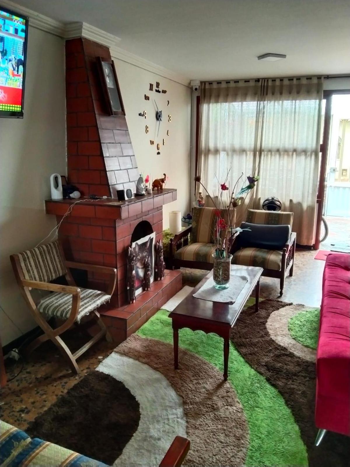 Habitación en casa particular Flia Moyano *
