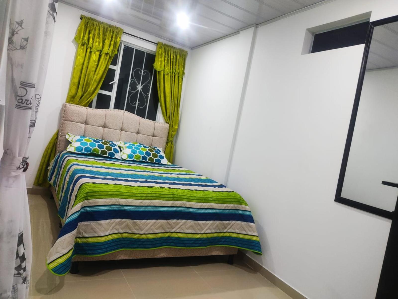 D Con Bano Privdo * Bogota