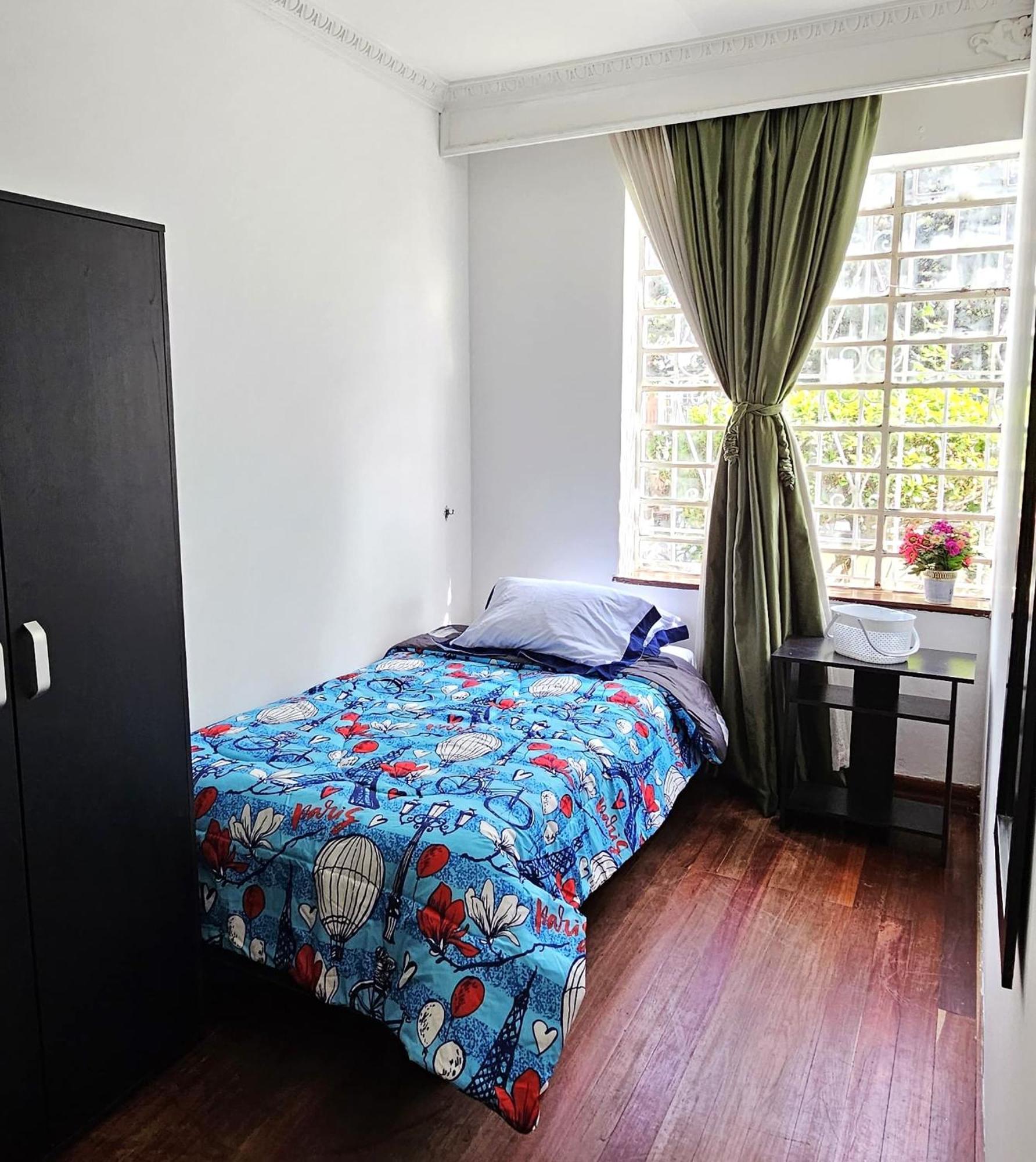 Casa En Ubicada En Zona *