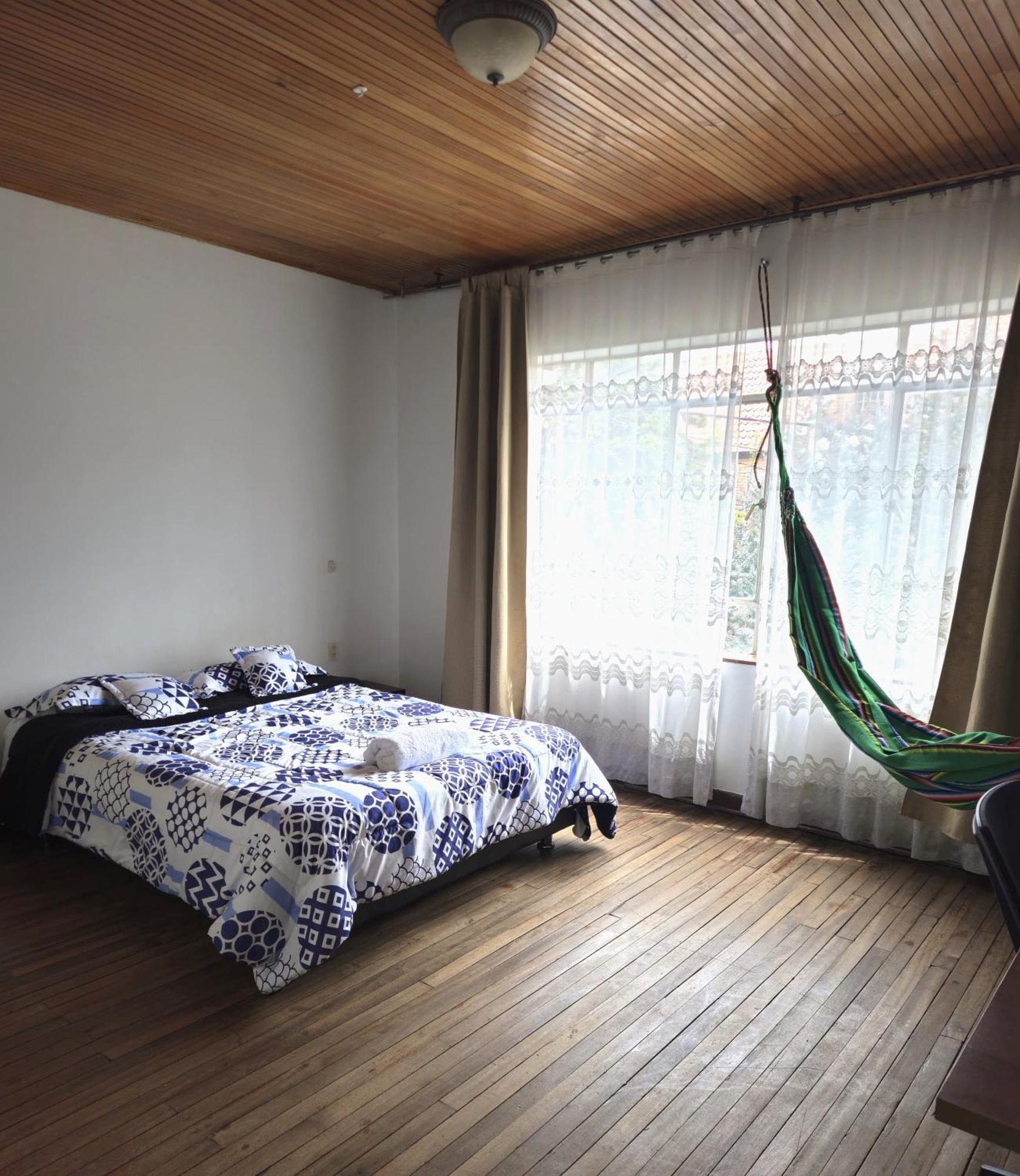 Casa En Ubicada En Zona Pensión