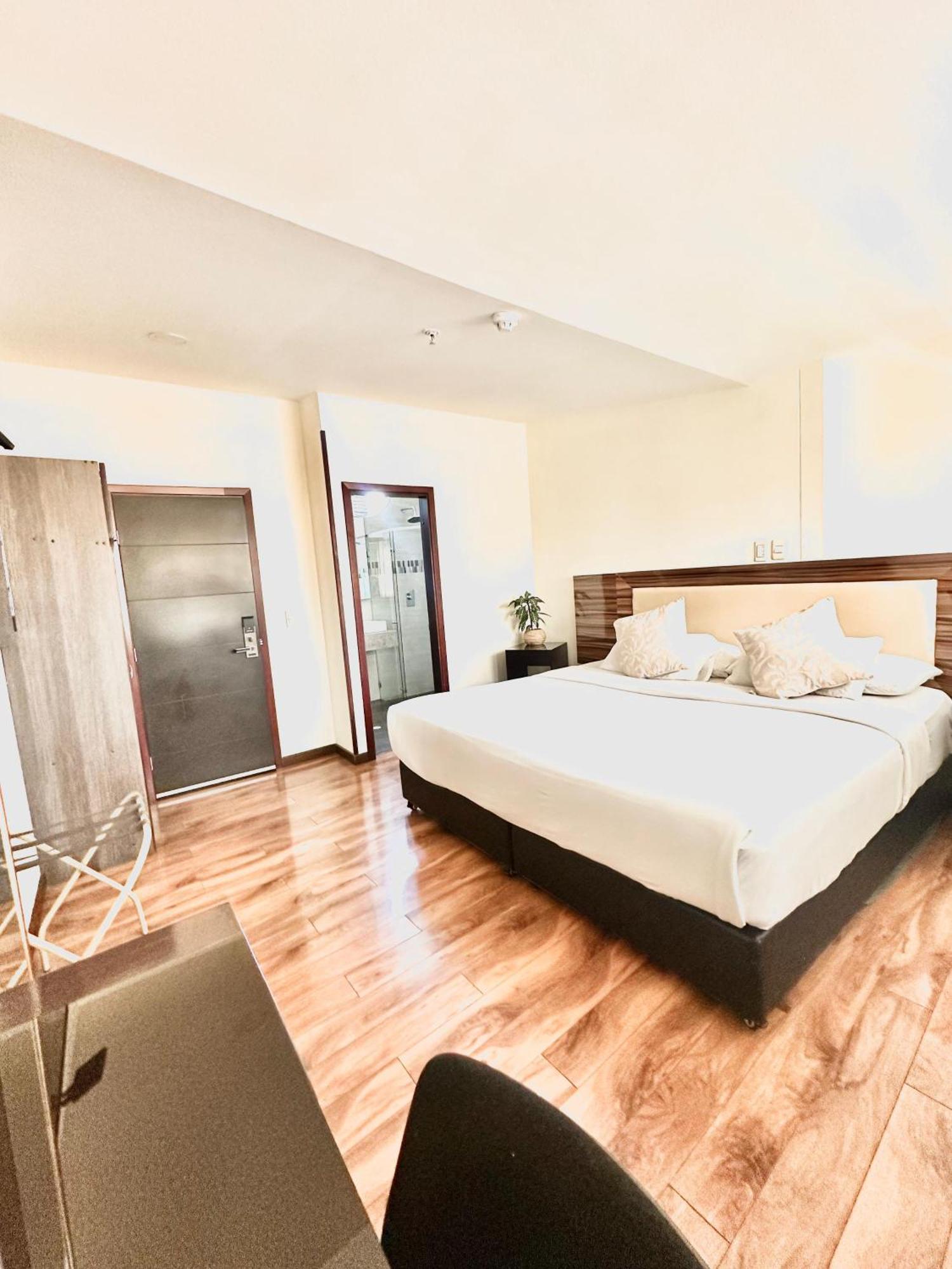 Sheridan Corferias Hotel 3*