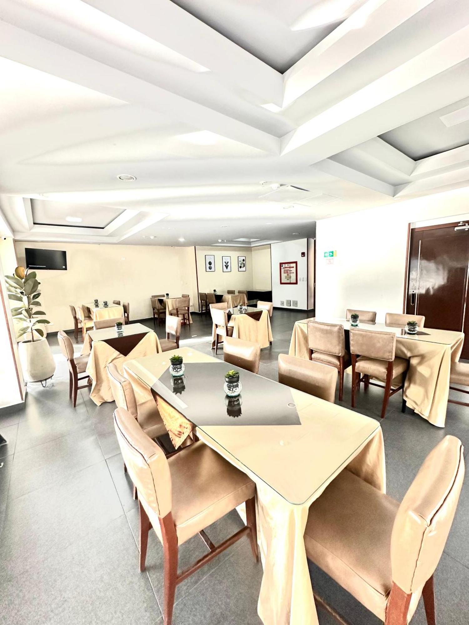 Sheridan Corferias Hotel 3*