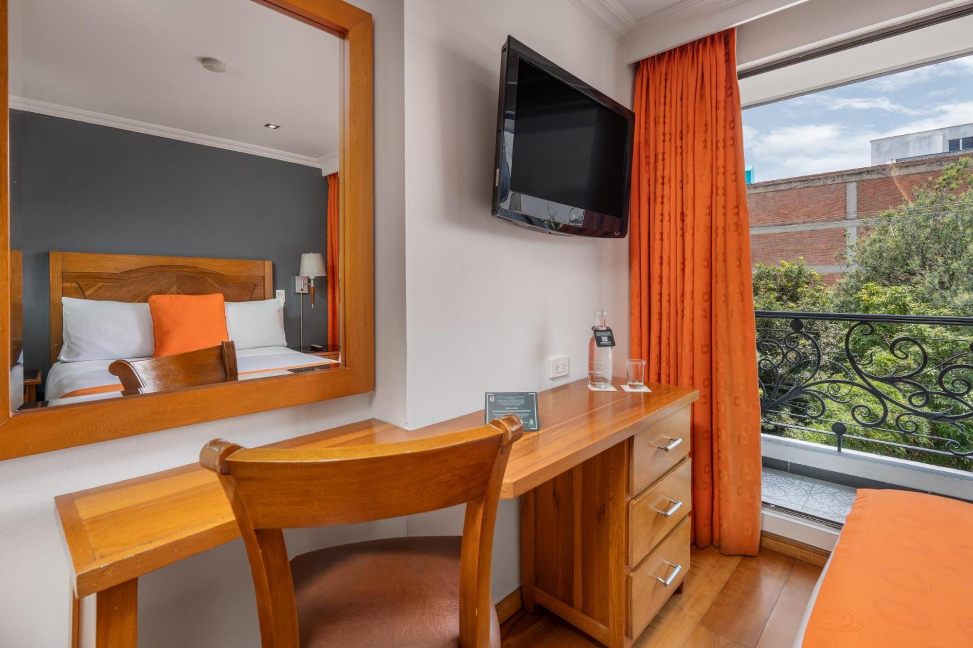 Egina Hotel