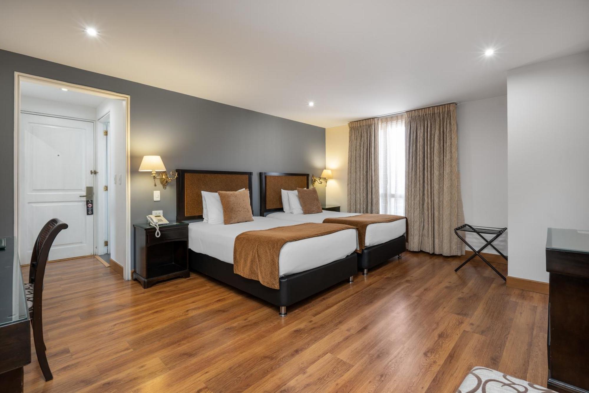 Le Manoir Hotel