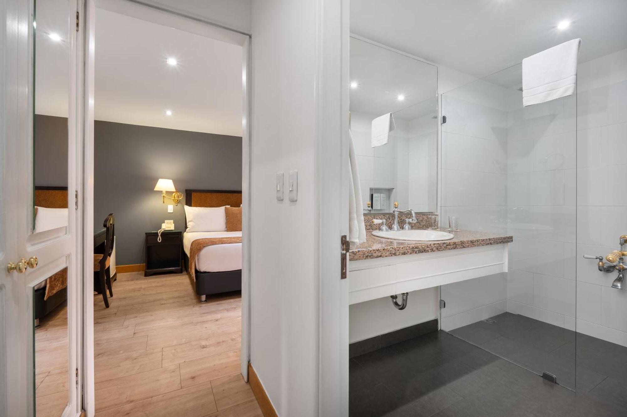 Le Manoir Hotel 4*