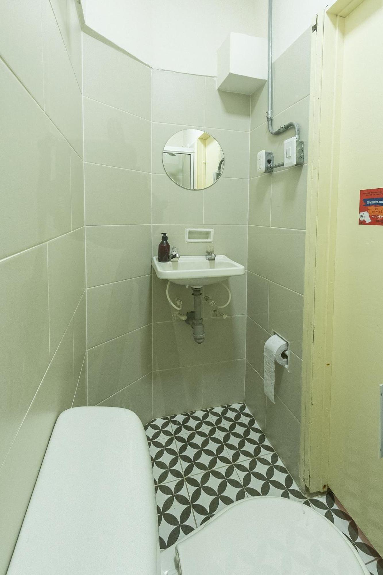 Hostal R10
