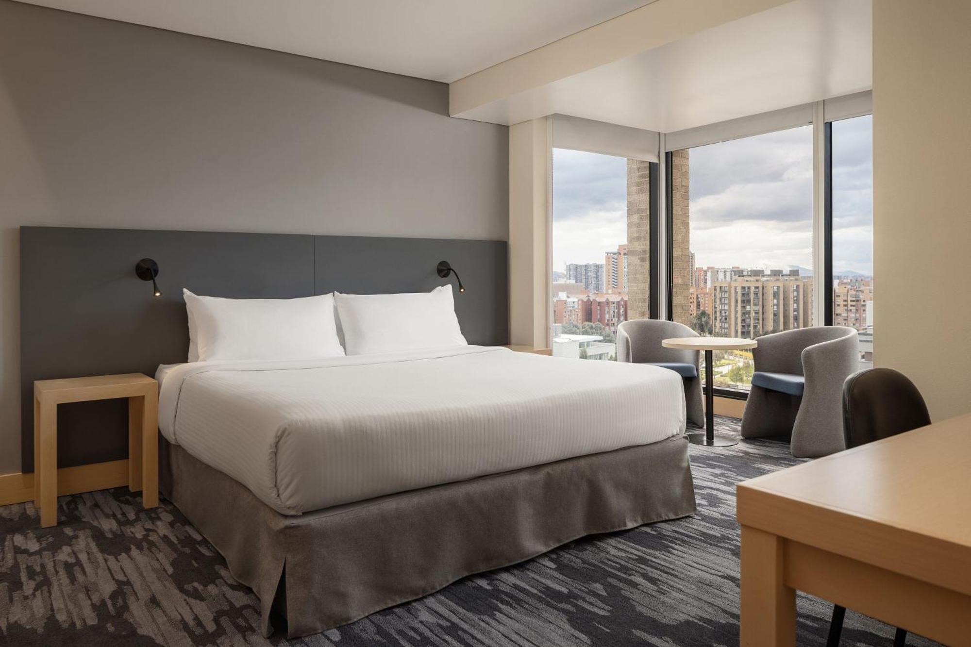 Hotel Tryp By Wyndham Embajada 4*