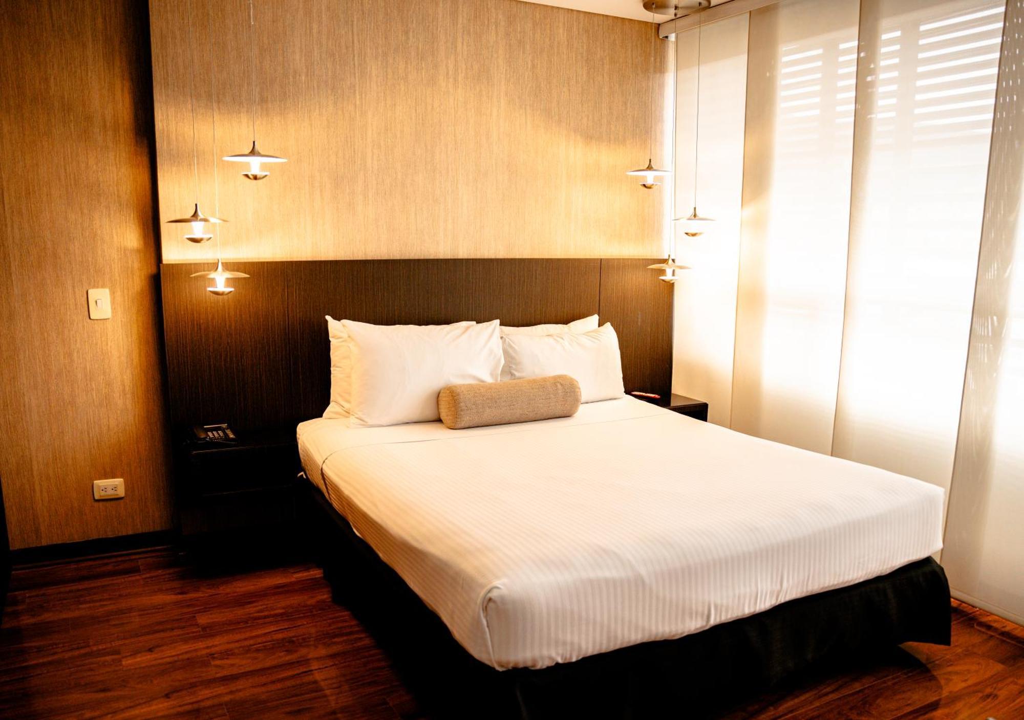 One Sixteen Hotel