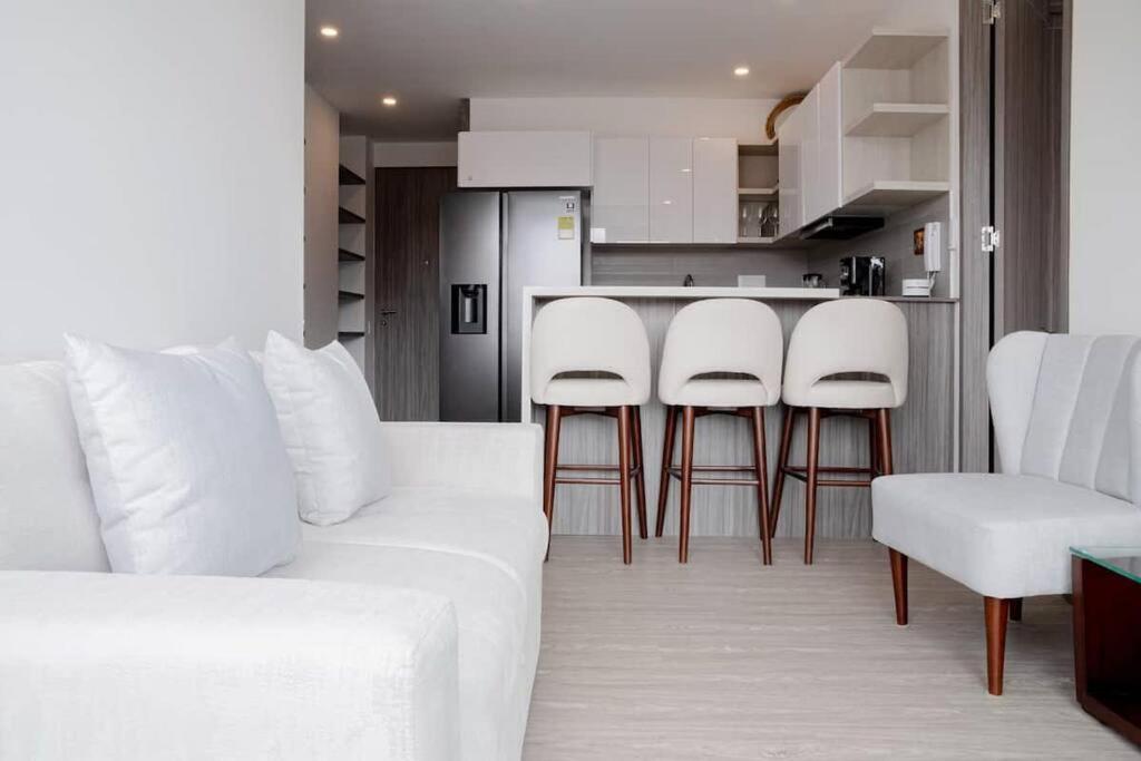 Apartamento 2bd Near Country Club & Unicentro 45 *