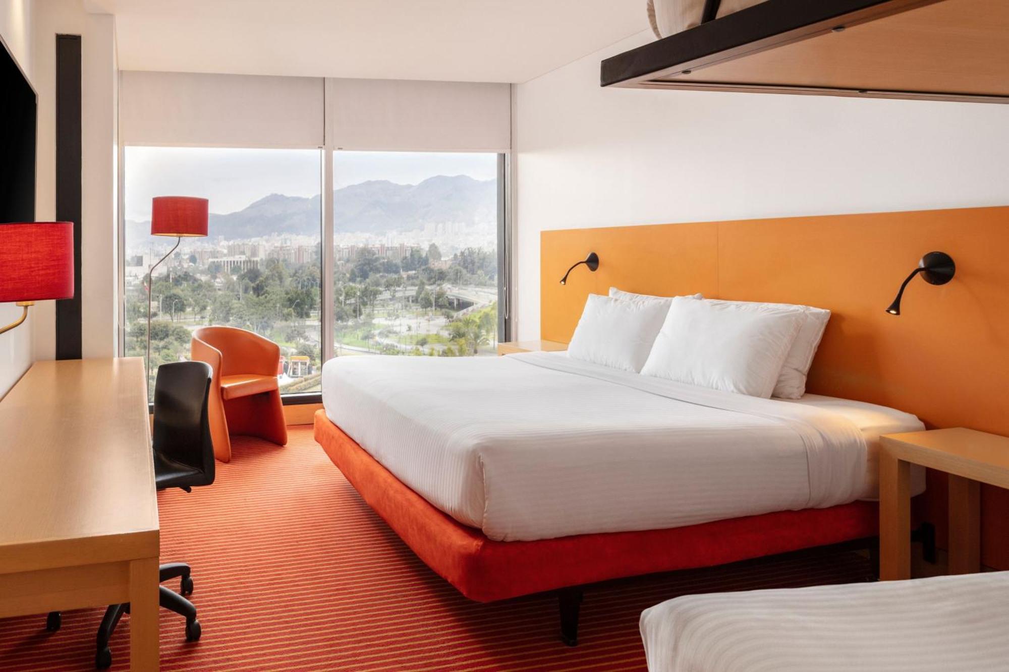 Hotel Tryp By Wyndham Embajada 4*