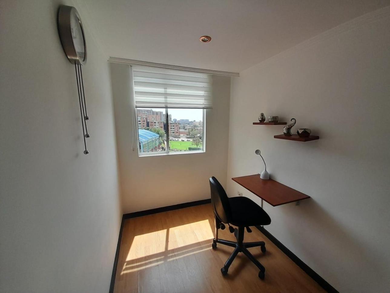 Angello En El Piso 7 Con Ascensor Y Wifi De 450mbps * Bogotá