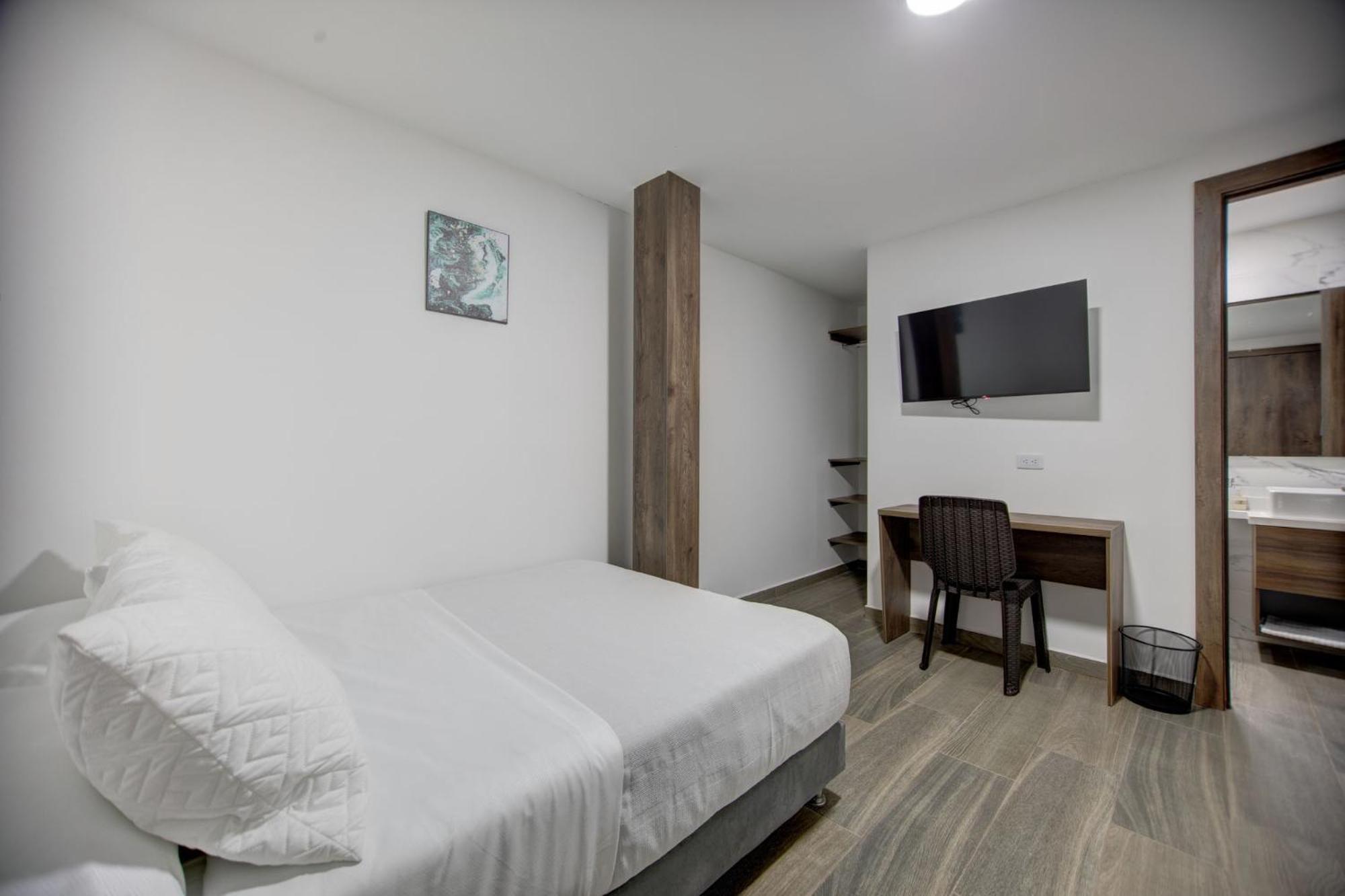 Xliving Host And Hotel