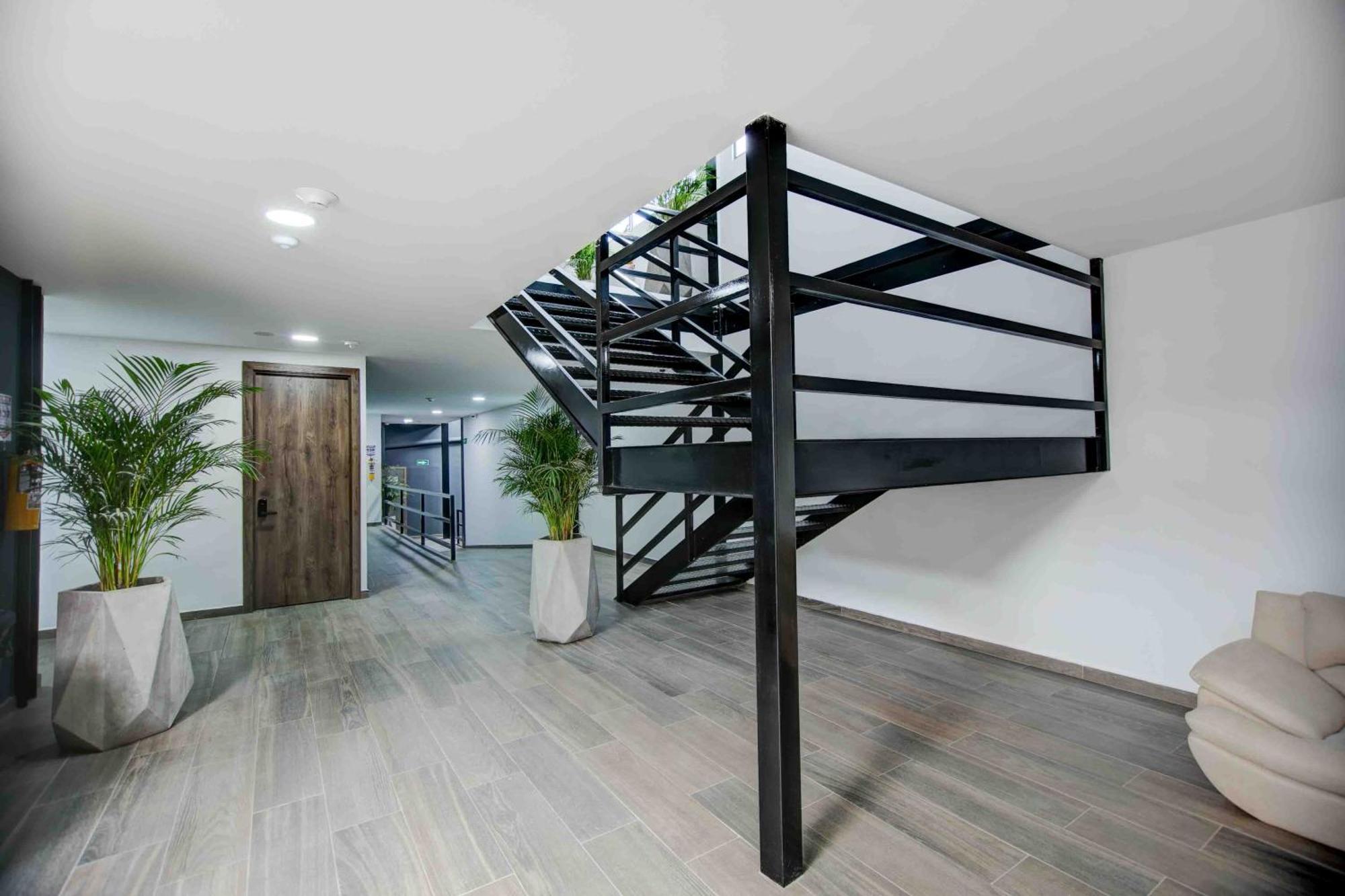 Hotel Xliving Host And