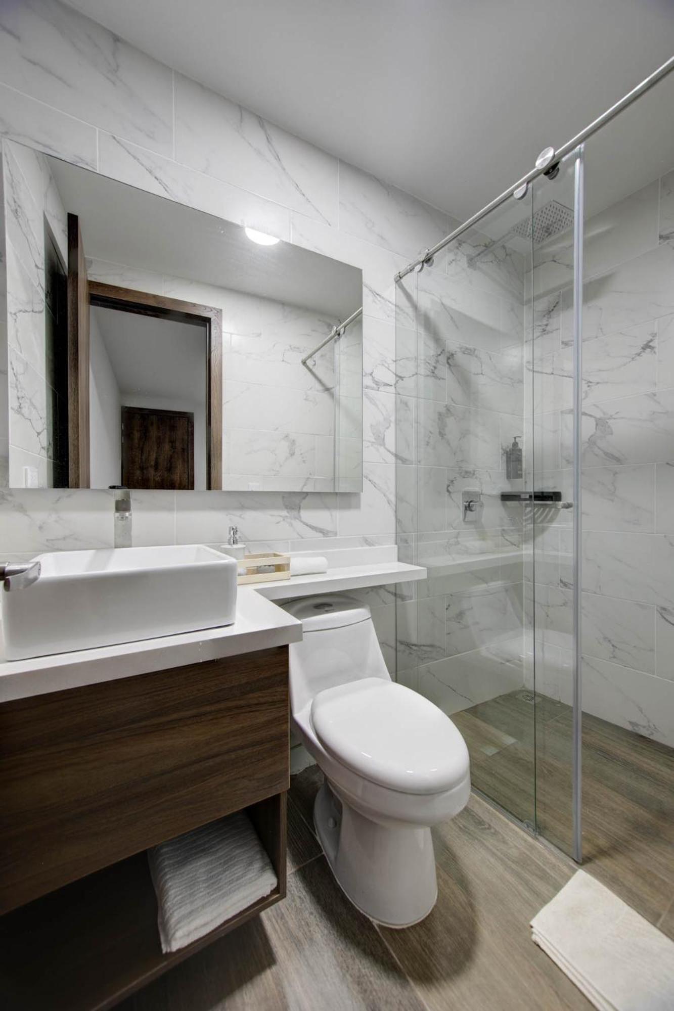Xliving Host And Hotel