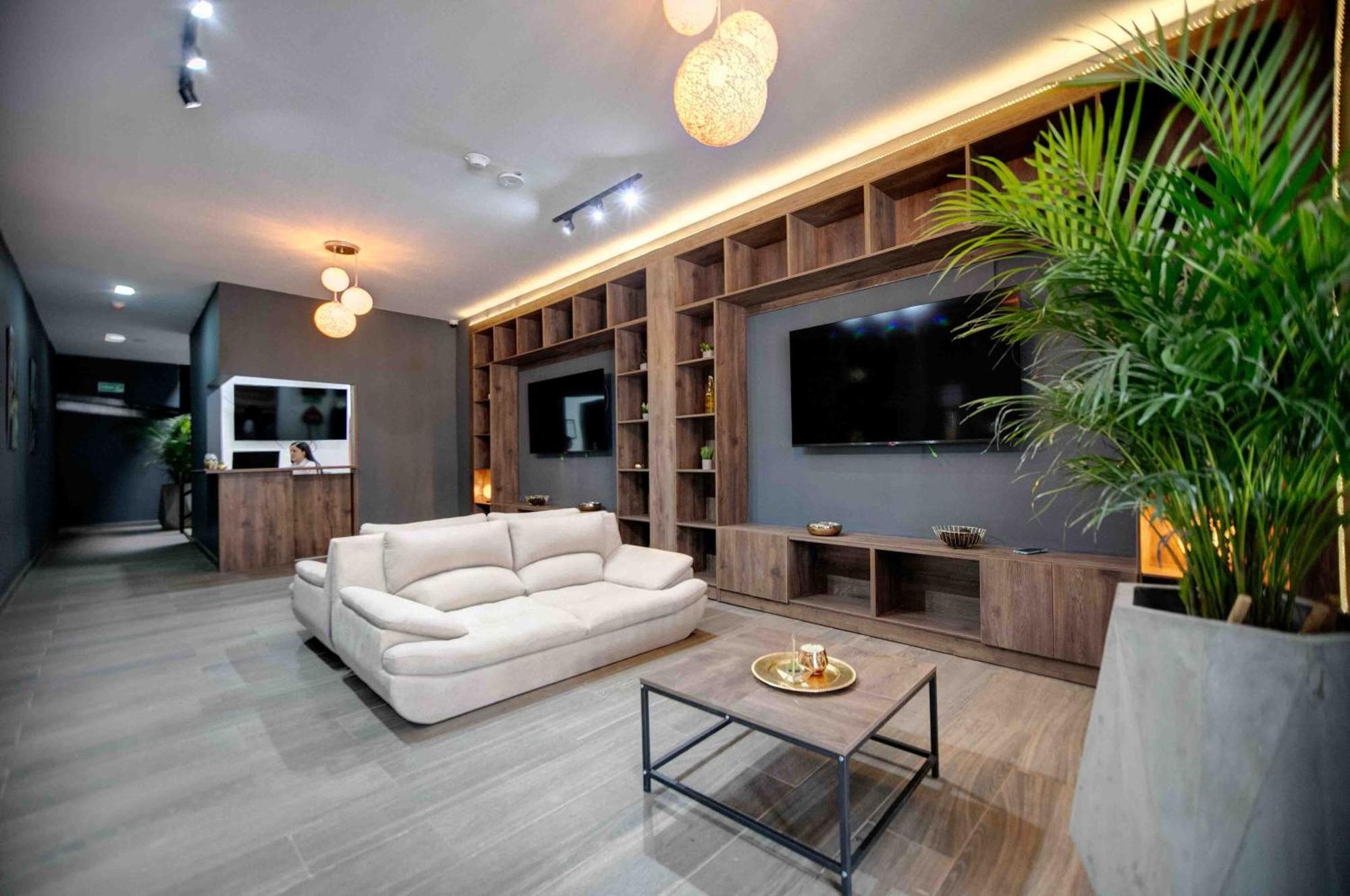 Xliving Host And