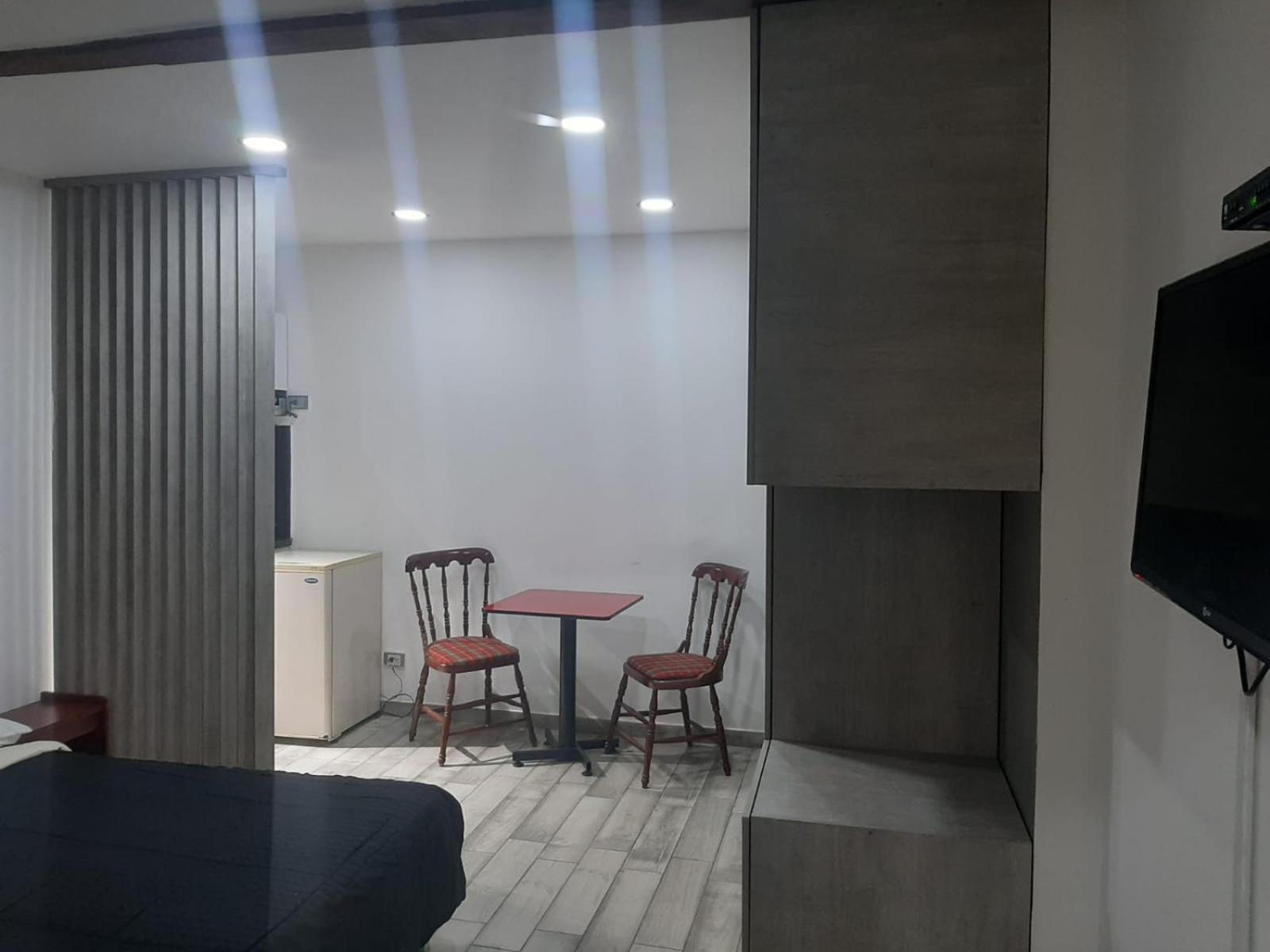 Sector De Corferias , Y , A 10 Cuadras Embajada Americana , Cerca Al , G 12 , Universidad Nacional , Aeropuerto A 2 Cuadras Estacion Ciudad Universitaria Marque-tresdiecisietecincoveintisieteveintiseistreintayuno Hotel *