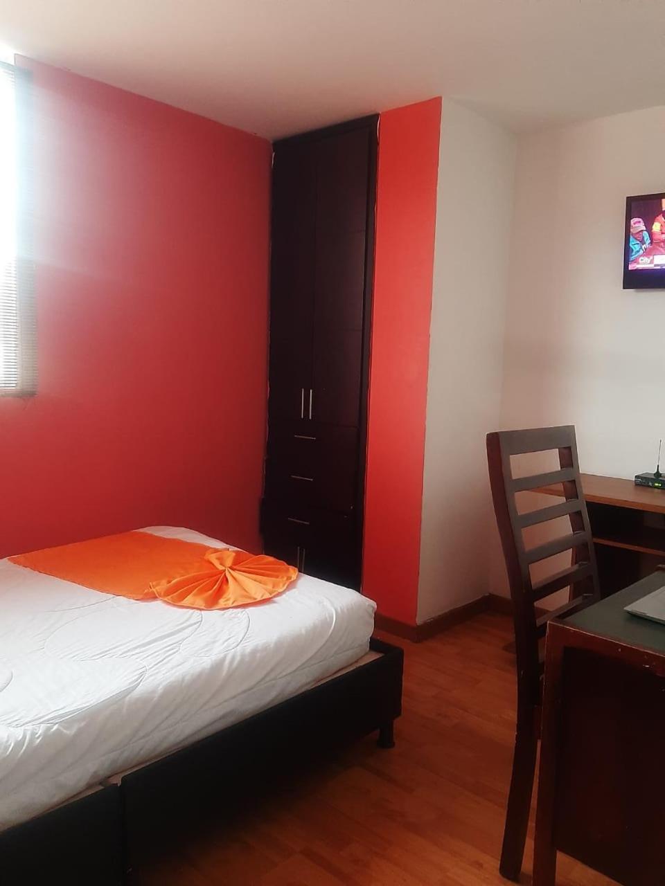 Sector De Corferias , Y , A 10 Cuadras Embajada Americana , Cerca Al , G 12 , Universidad Nacional , Aeropuerto A 2 Cuadras Estacion Ciudad Universitaria Marque-tresdiecisietecincoveintisieteveintiseistreintayuno * Bogotá