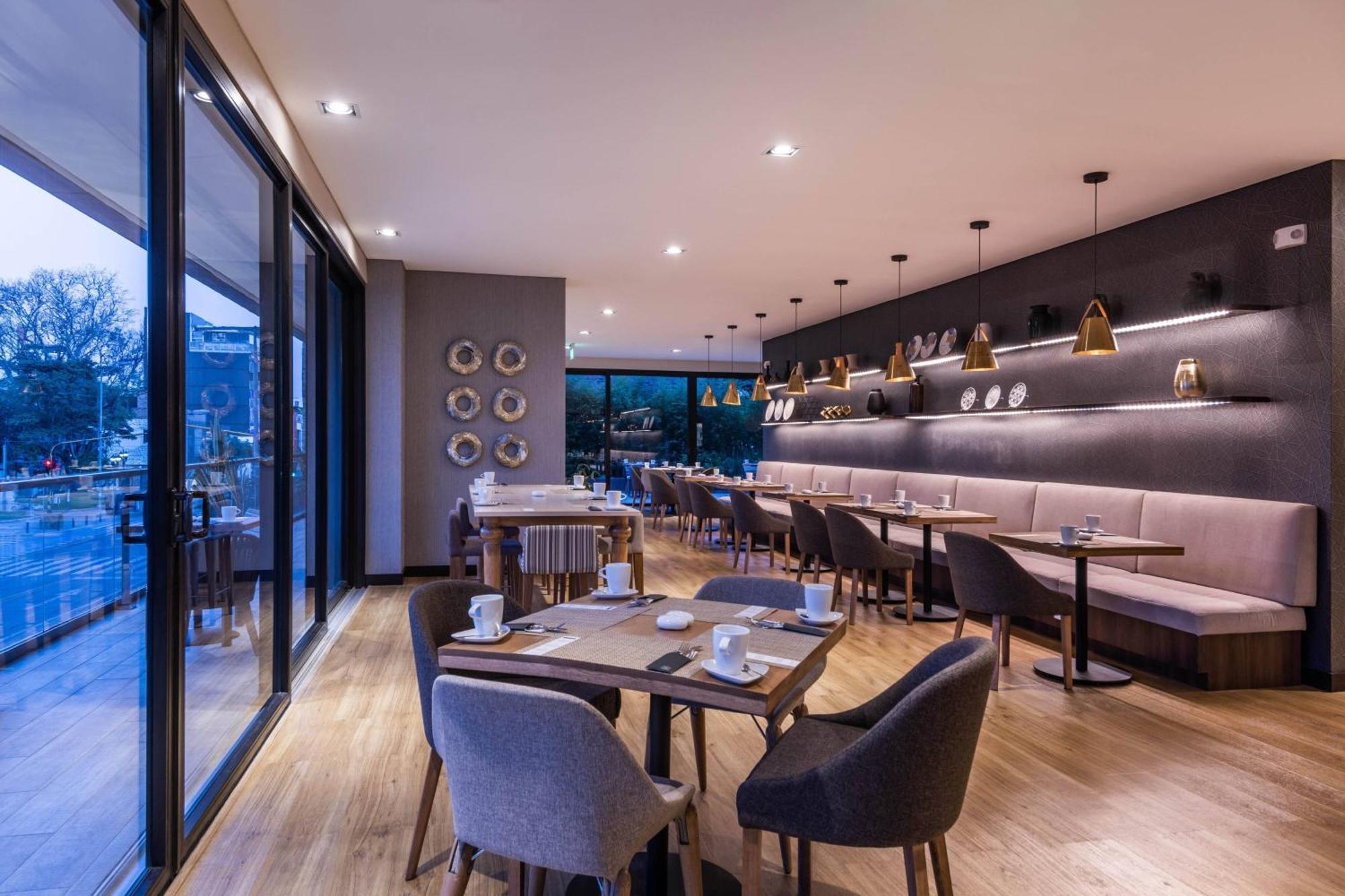 Hotel Ac By Marriott Zona T