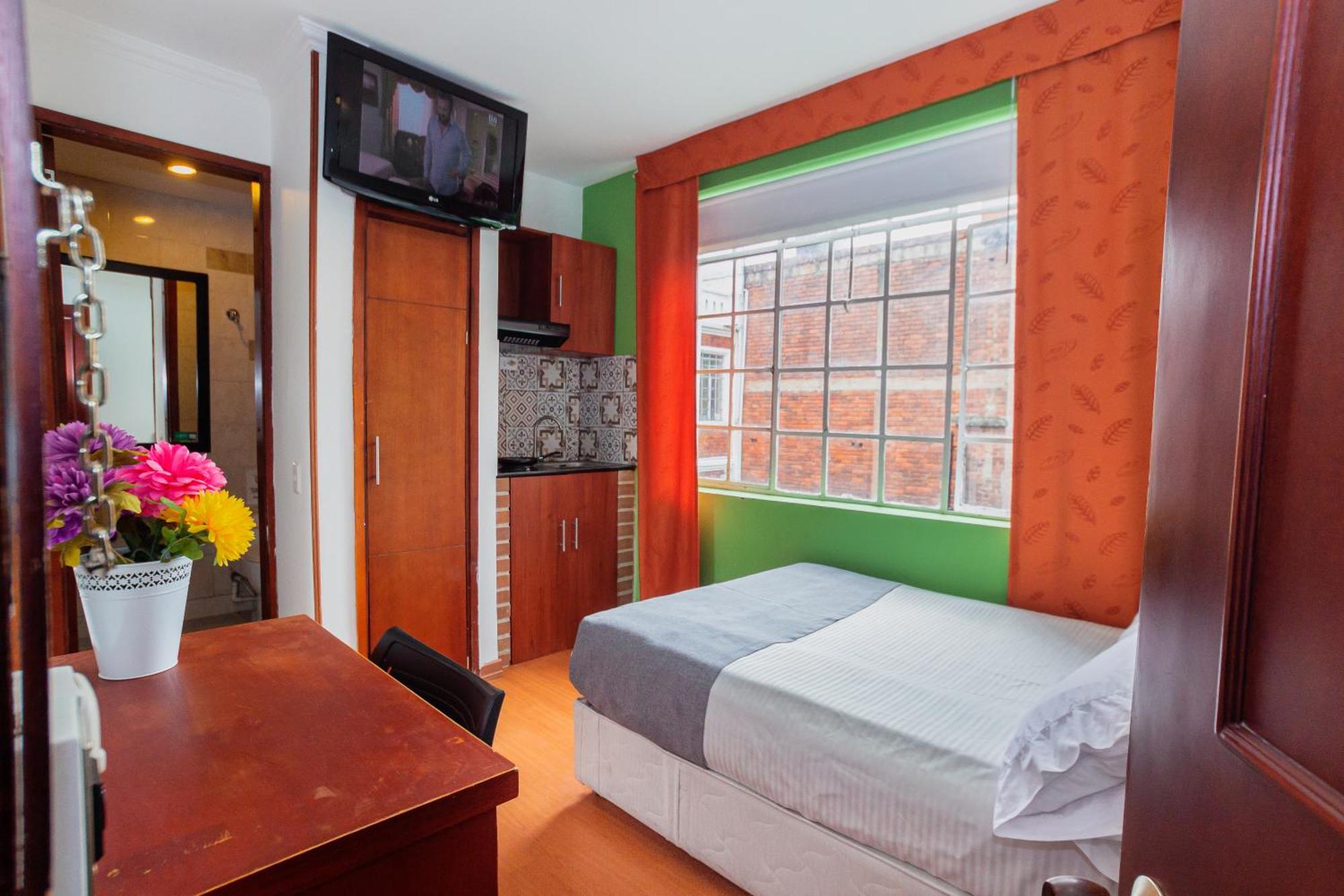 Apartahotel Apartasuites Plaza Antigua *