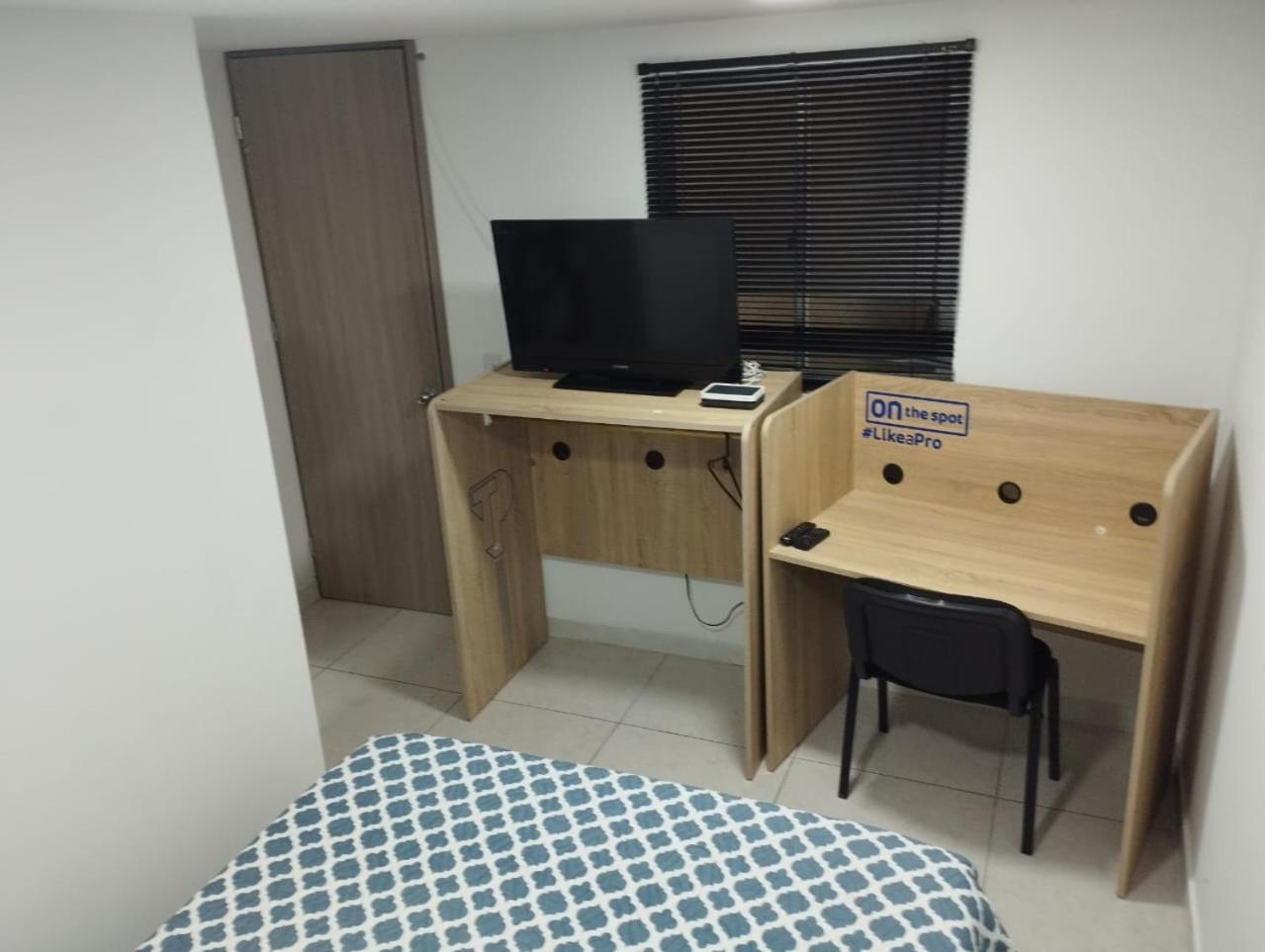 Avenida 15 Hotel *