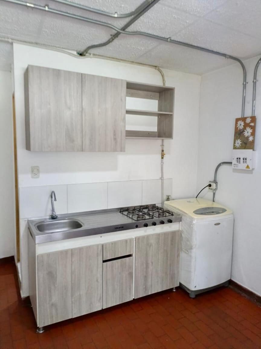 Sfb Somos At Colombia Apto Sencillo Con Ubicacion Privilegiada Apartamento Bogotá